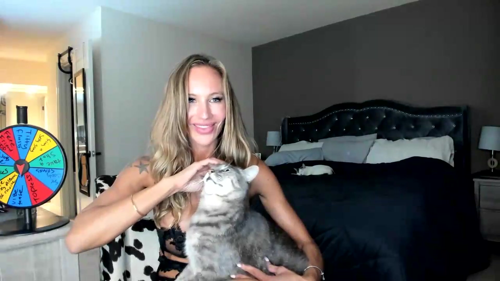 Gallery image thumbnail from Candice_Cayne's myfreecams stream on, 05/23/2026, 08:33 image 9 of 20