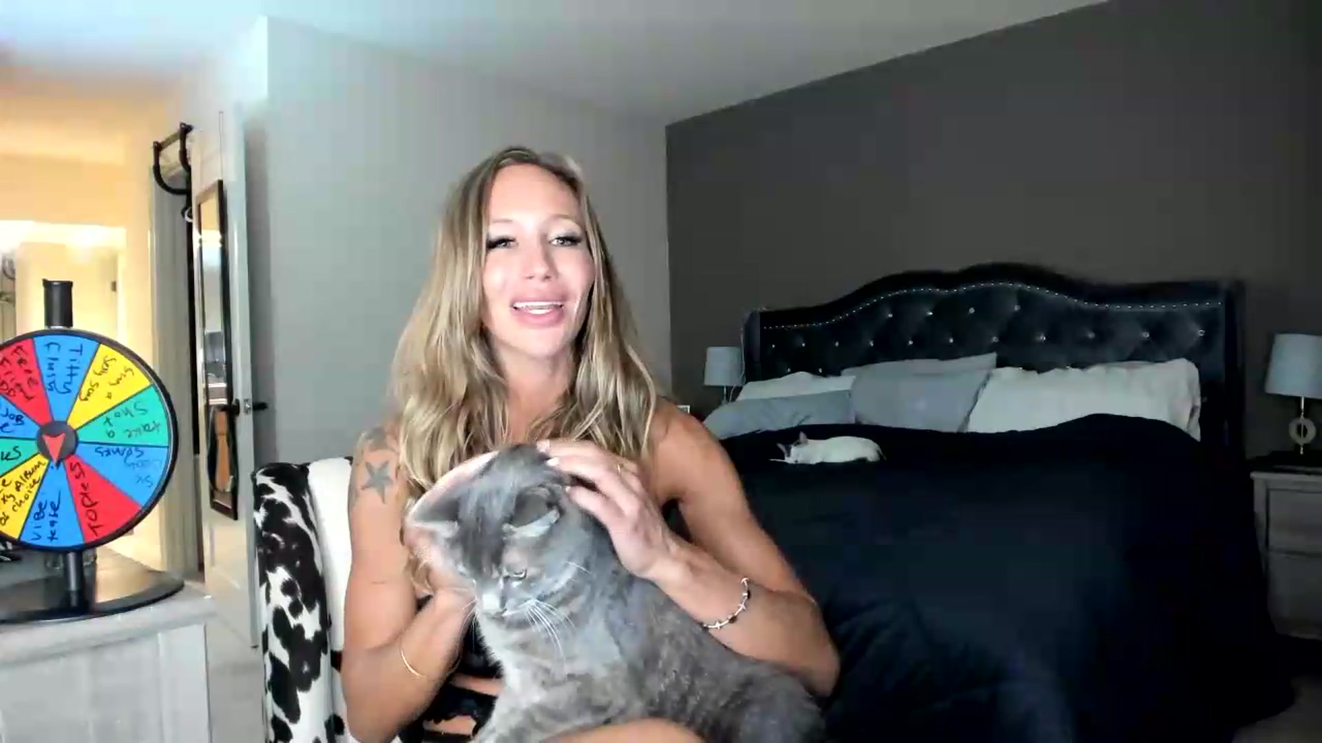 Gallery image thumbnail from Candice_Cayne's myfreecams stream on, 05/23/2026, 08:33 image 8 of 20