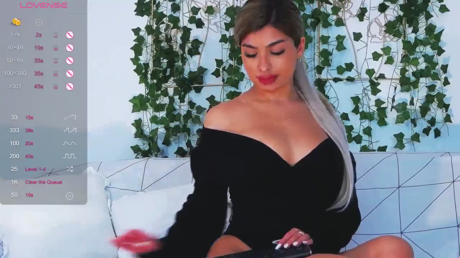 Gallery image thumbnail from Candy1's myfreecams stream on, 07/07/2024, 18:45 image 17 of 20