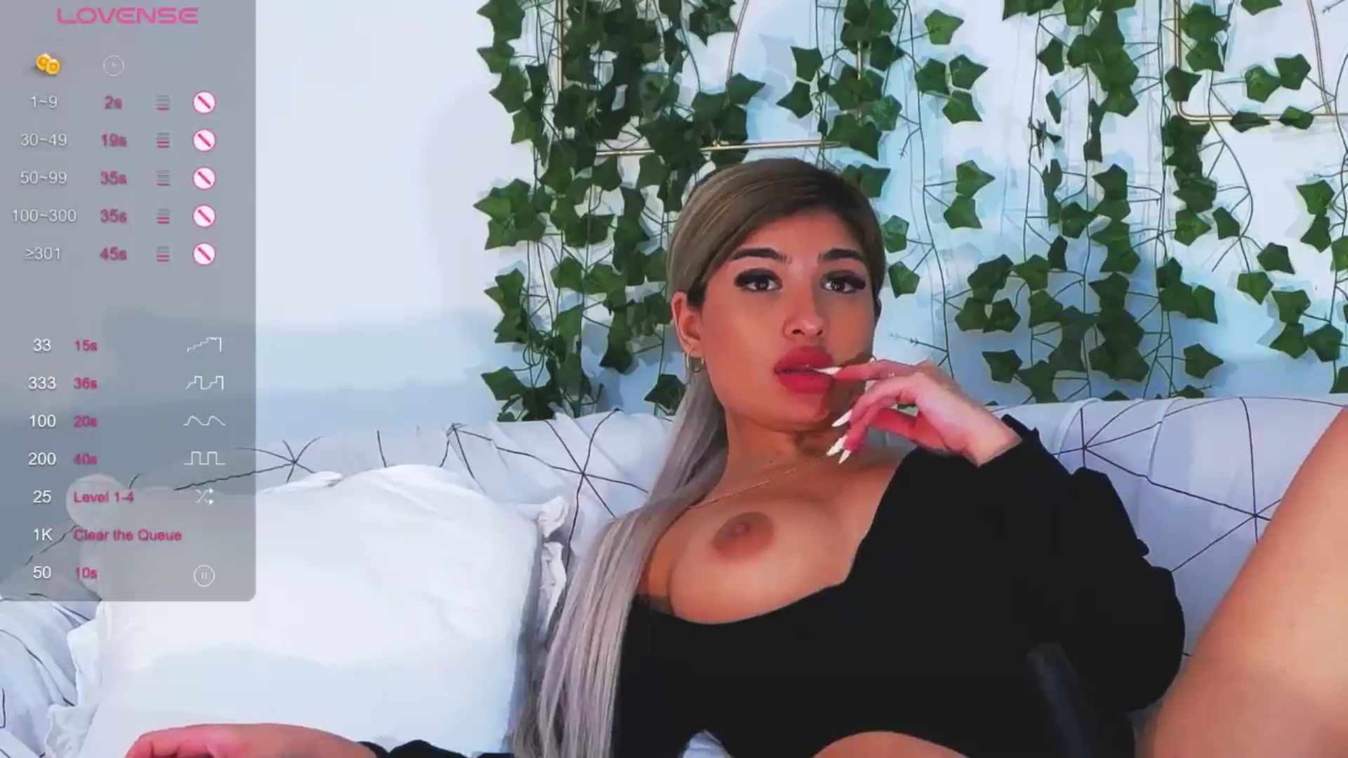 Gallery image thumbnail from Candy1's myfreecams stream on, 07/07/2024, 22:47 image 19 of 20