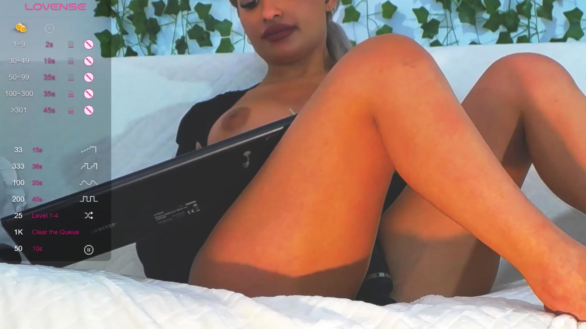 Gallery image thumbnail from Candy1's myfreecams stream on, 07/10/2024, 21:31 image 13 of 20