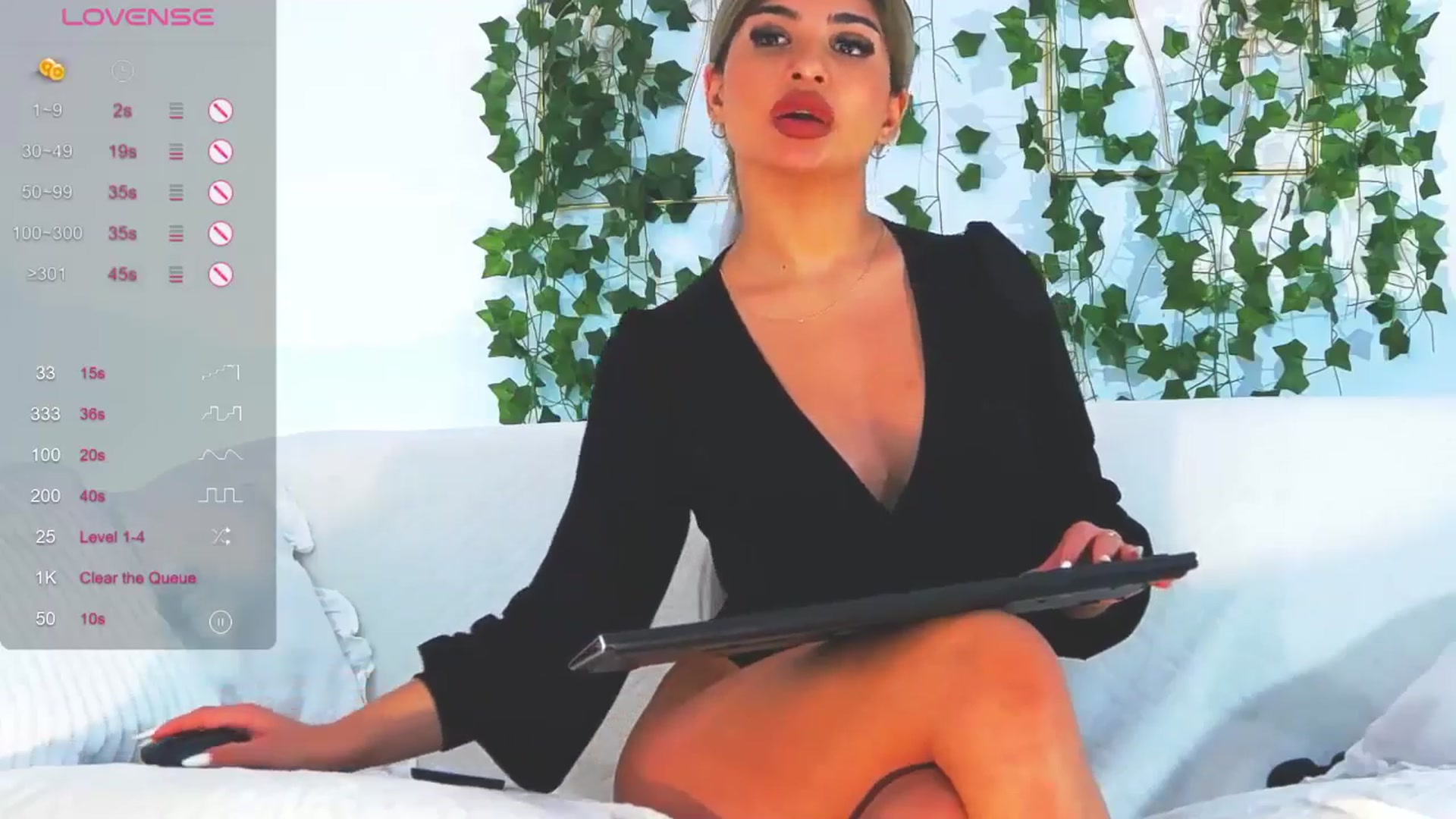 Gallery image thumbnail from Candy1's myfreecams stream on, 07/10/2024, 21:31 image 19 of 20