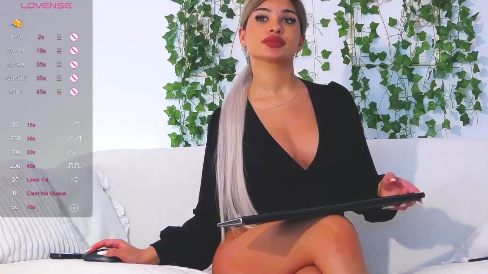 Gallery image thumbnail from Candy1's myfreecams stream on, 07/10/2024, 21:31 image 4 of 20