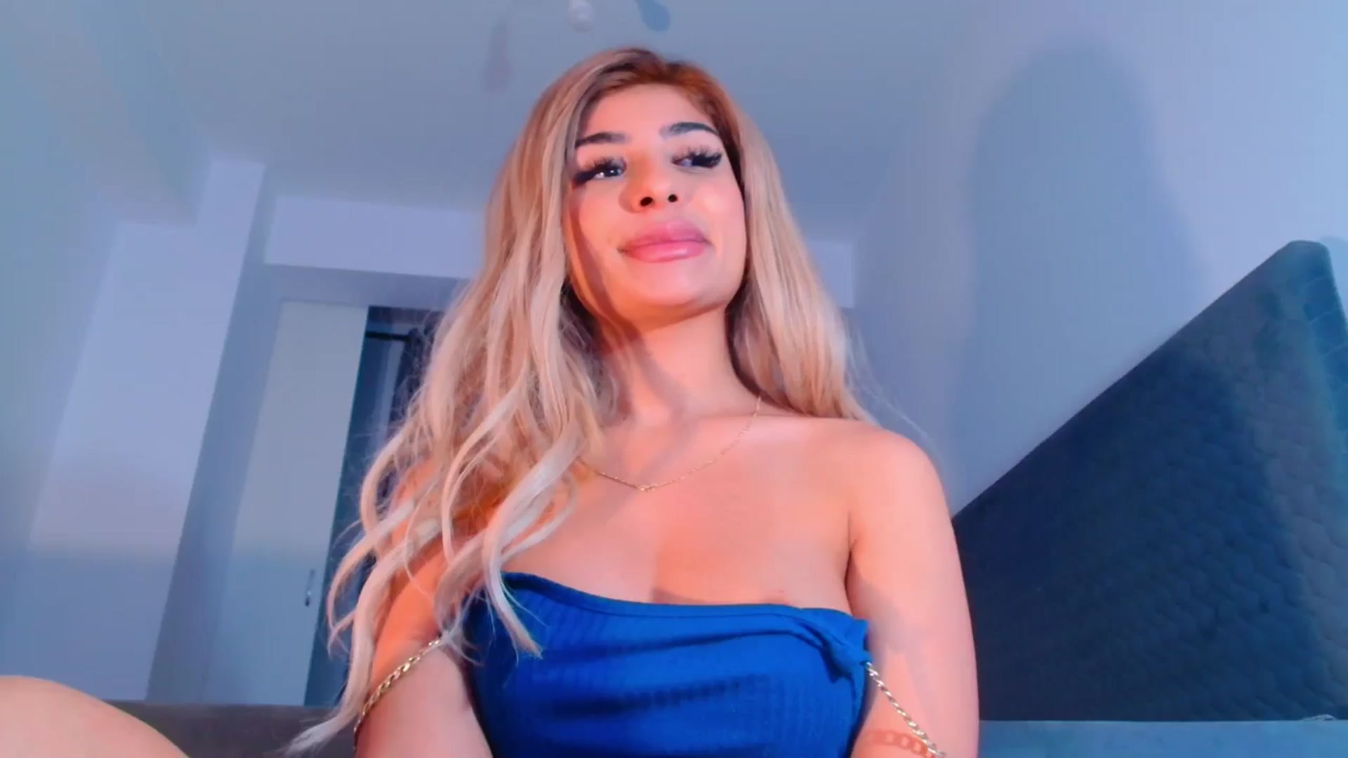 Gallery image thumbnail from Candy1's myfreecams stream on, 07/22/2024, 18:41 image 8 of 20