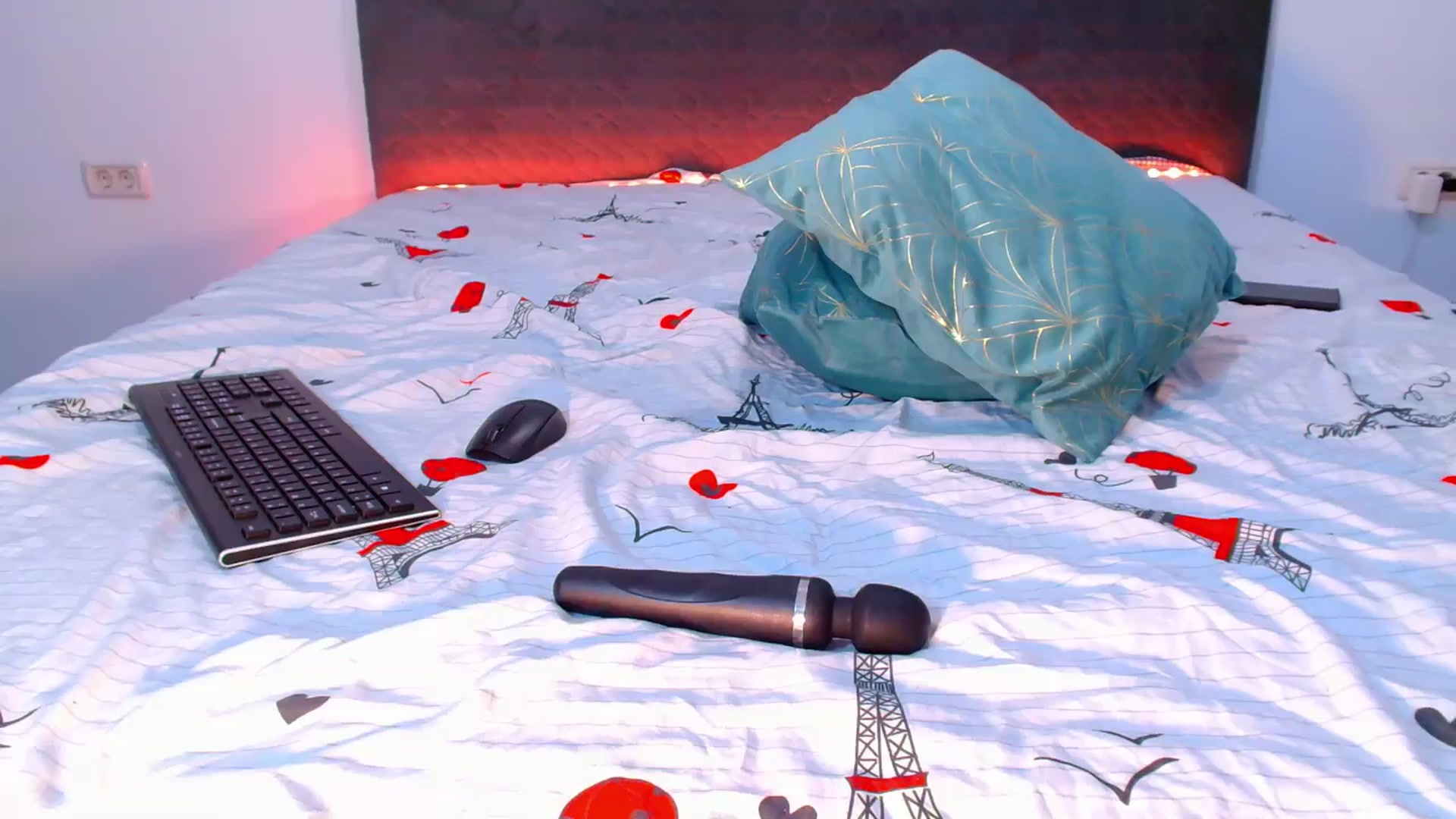 Gallery image thumbnail from Candy1's myfreecams stream on, 07/31/2024, 21:05 image 16 of 20