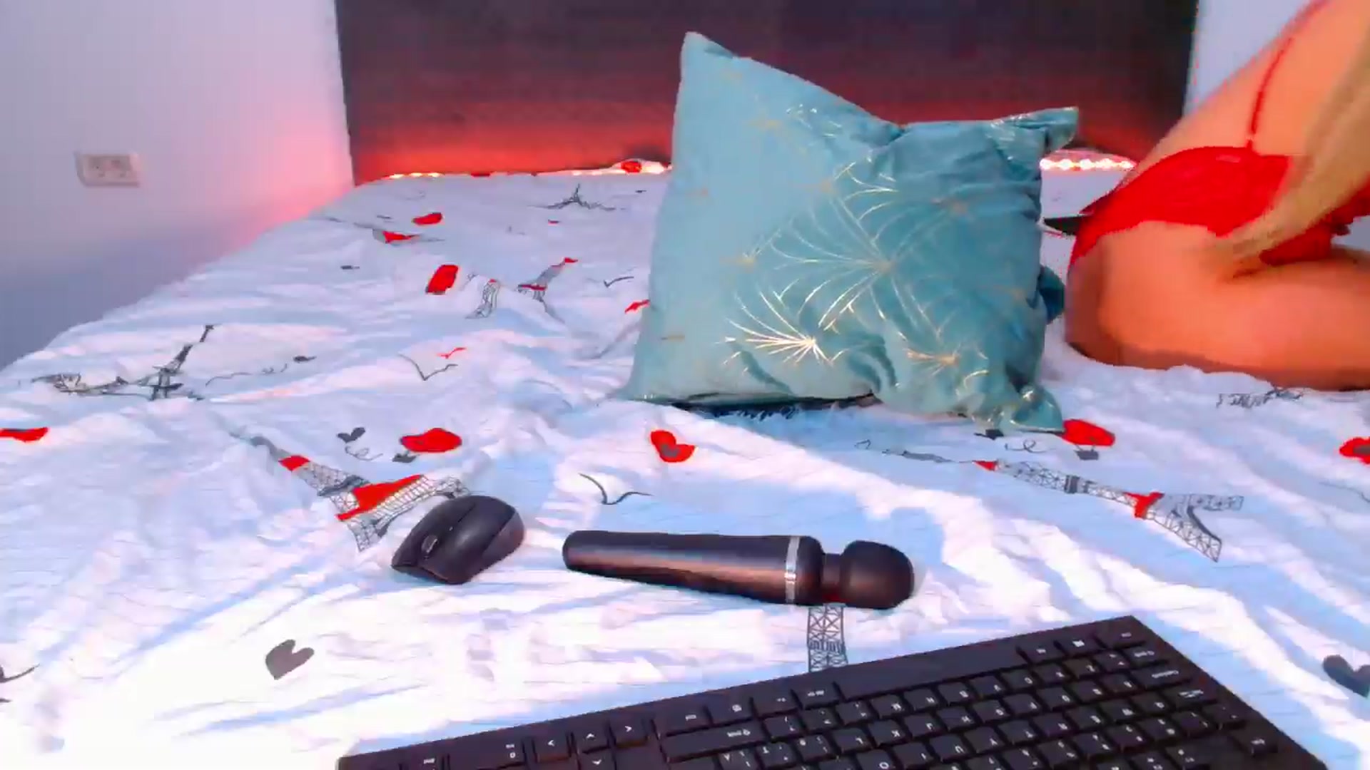 Gallery image thumbnail from Candy1's myfreecams stream on, 07/31/2024, 21:05 image 17 of 20