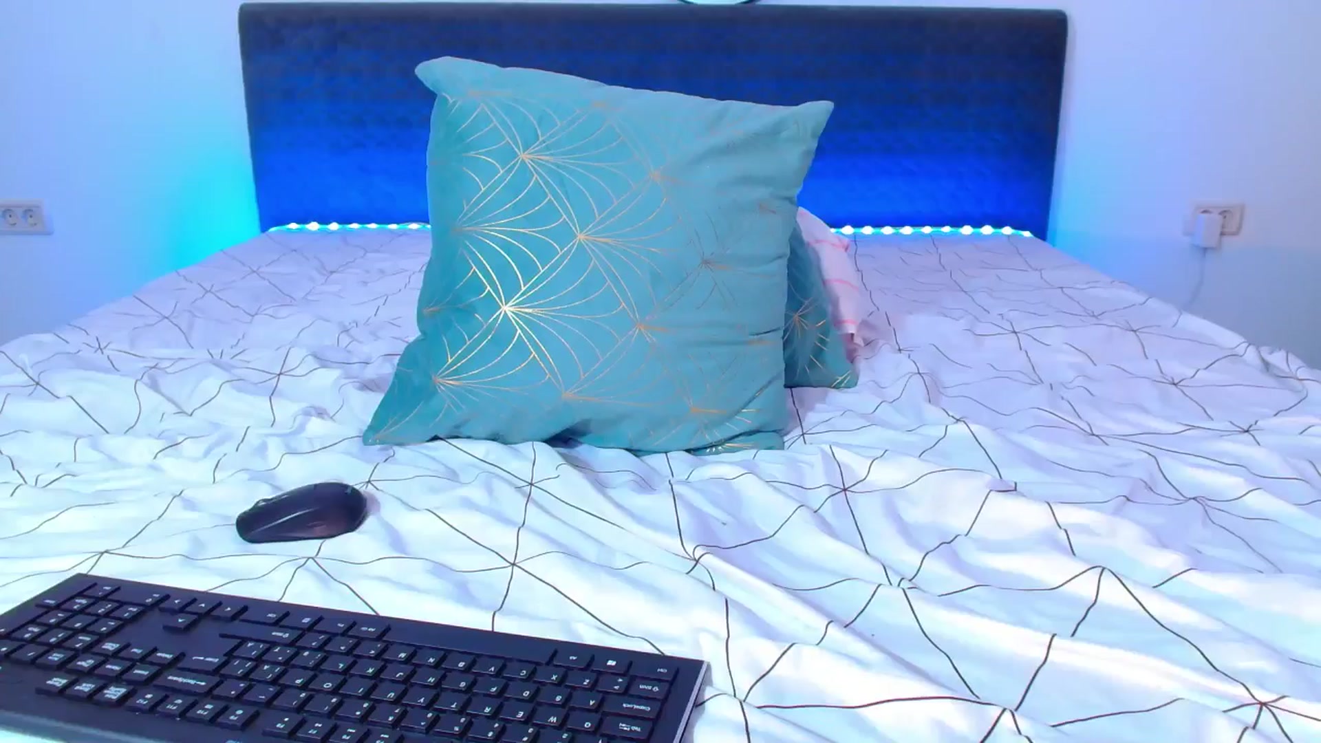 Gallery image thumbnail from Candy1's myfreecams stream on, 08/03/2024, 20:47 image 6 of 20