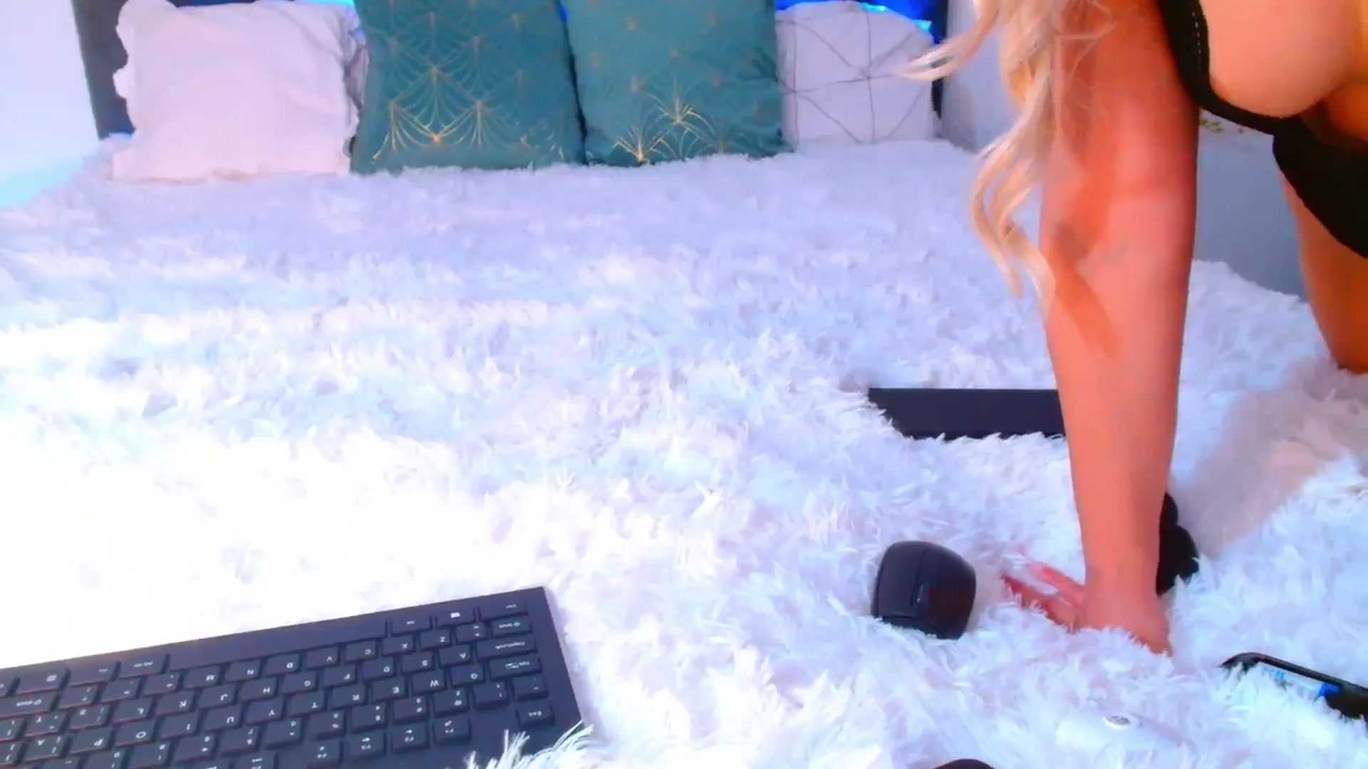 Gallery image thumbnail from Candy1's myfreecams stream on, 08/04/2024, 19:36 image 8 of 20