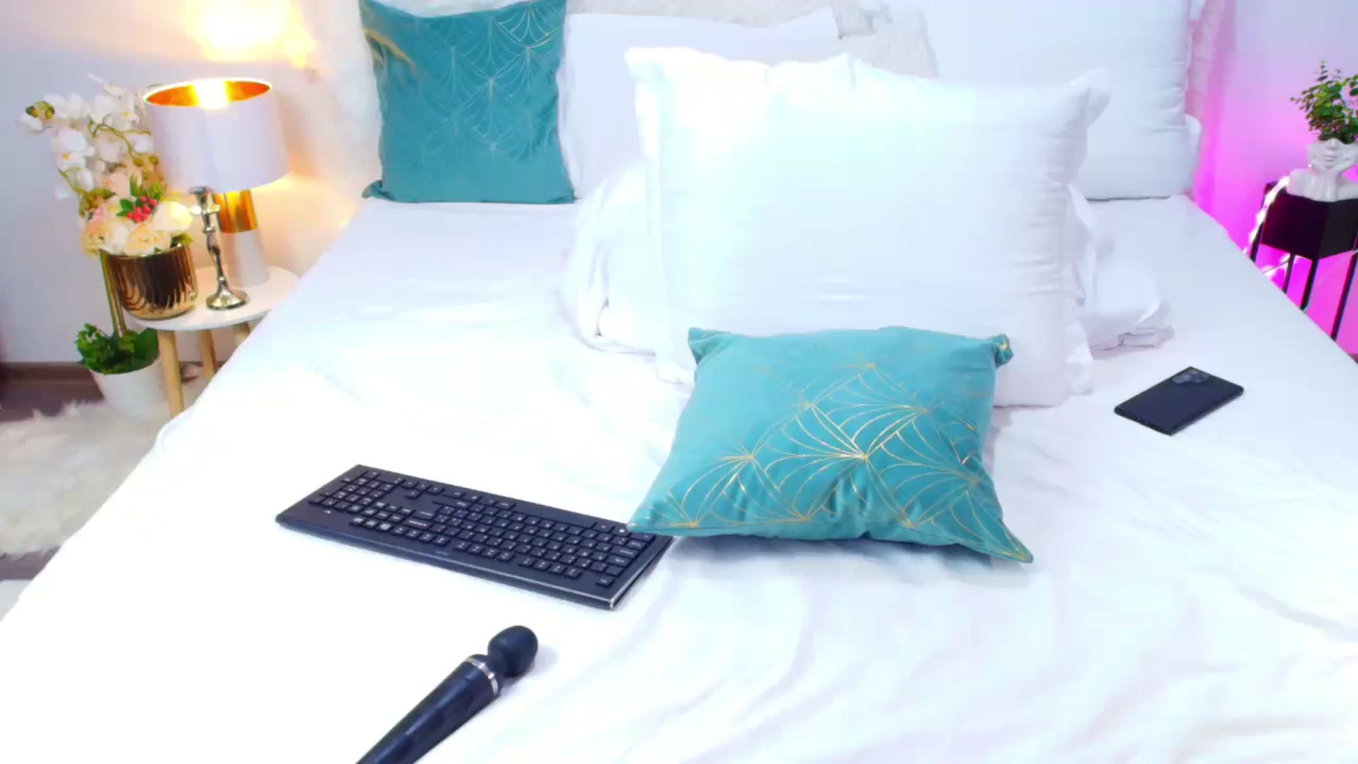 Gallery image thumbnail from Candy1's myfreecams stream on, 08/30/2024, 21:14 image 2 of 20