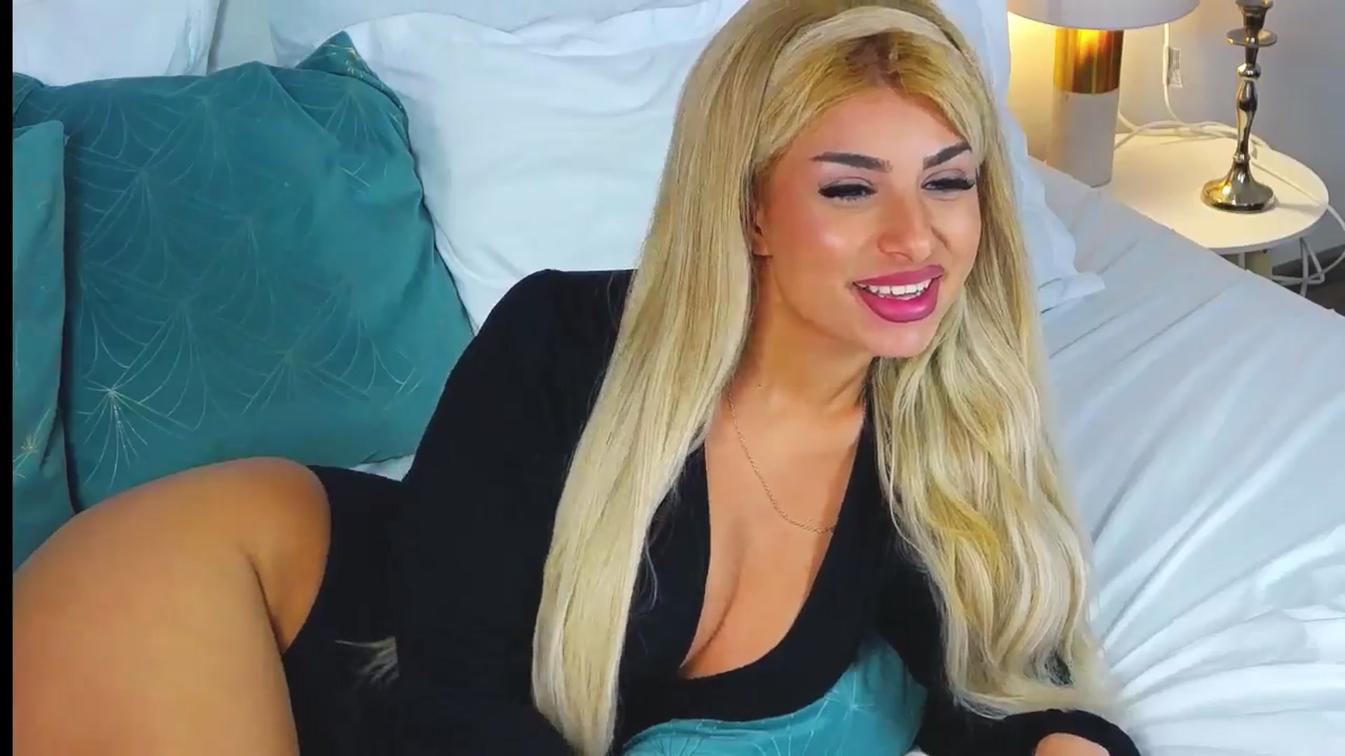 Gallery image thumbnail from Candy1's myfreecams stream on, 09/14/2024, 19:43 image 7 of 20