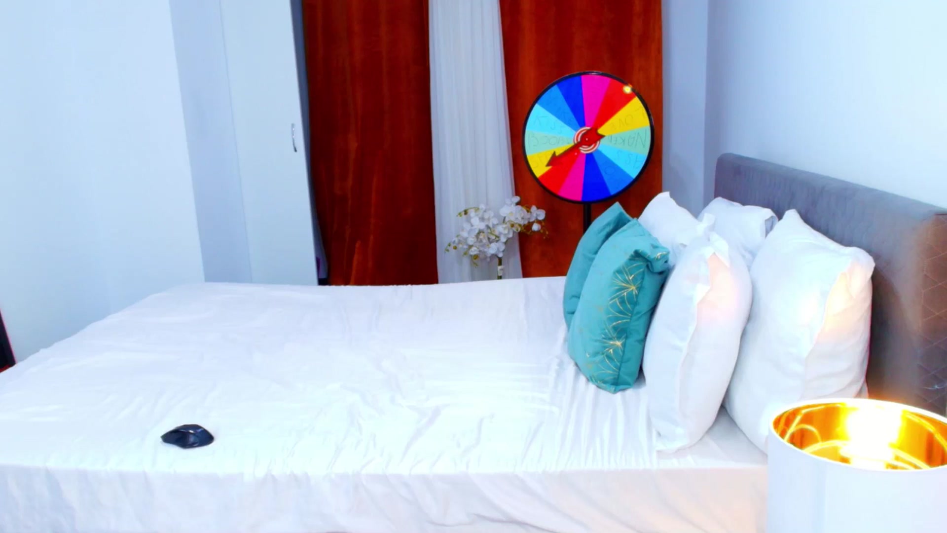 Gallery image thumbnail from Candy1's myfreecams stream on, 09/17/2024, 20:32 image 8 of 20
