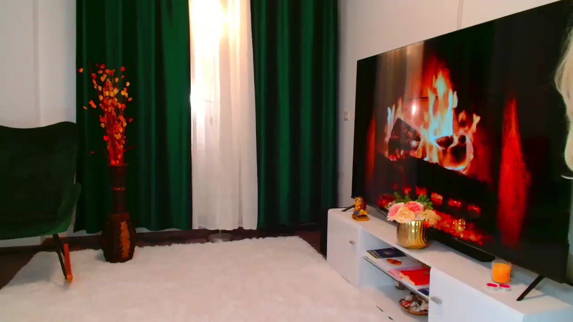 Gallery image thumbnail from Candy1's myfreecams stream on, 09/21/2024, 22:21 image 7 of 20