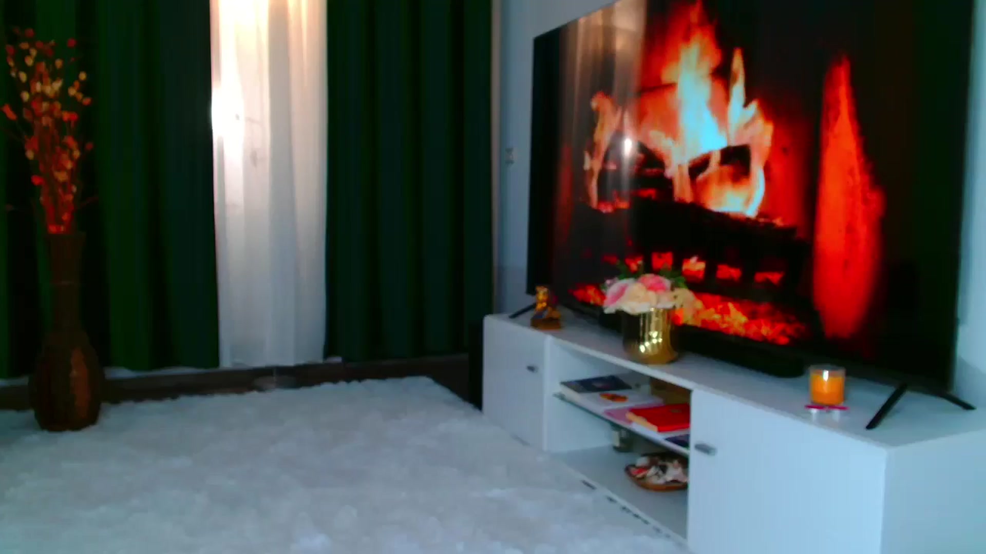 Gallery image thumbnail from Candy1's myfreecams stream on, 09/21/2024, 22:21 image 18 of 20