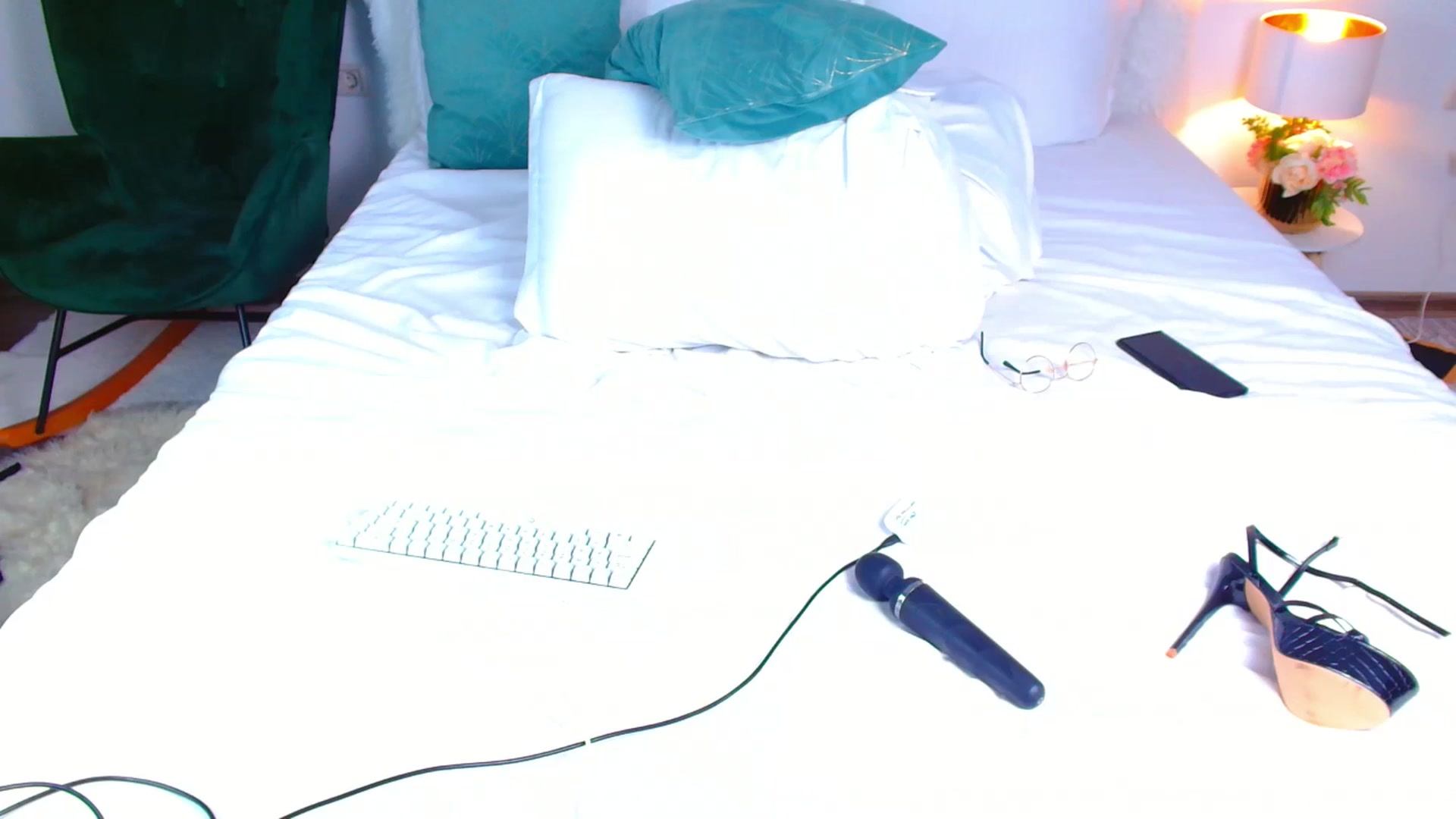 Gallery image thumbnail from Candy1's myfreecams stream on, 09/27/2024, 20:56 image 10 of 20