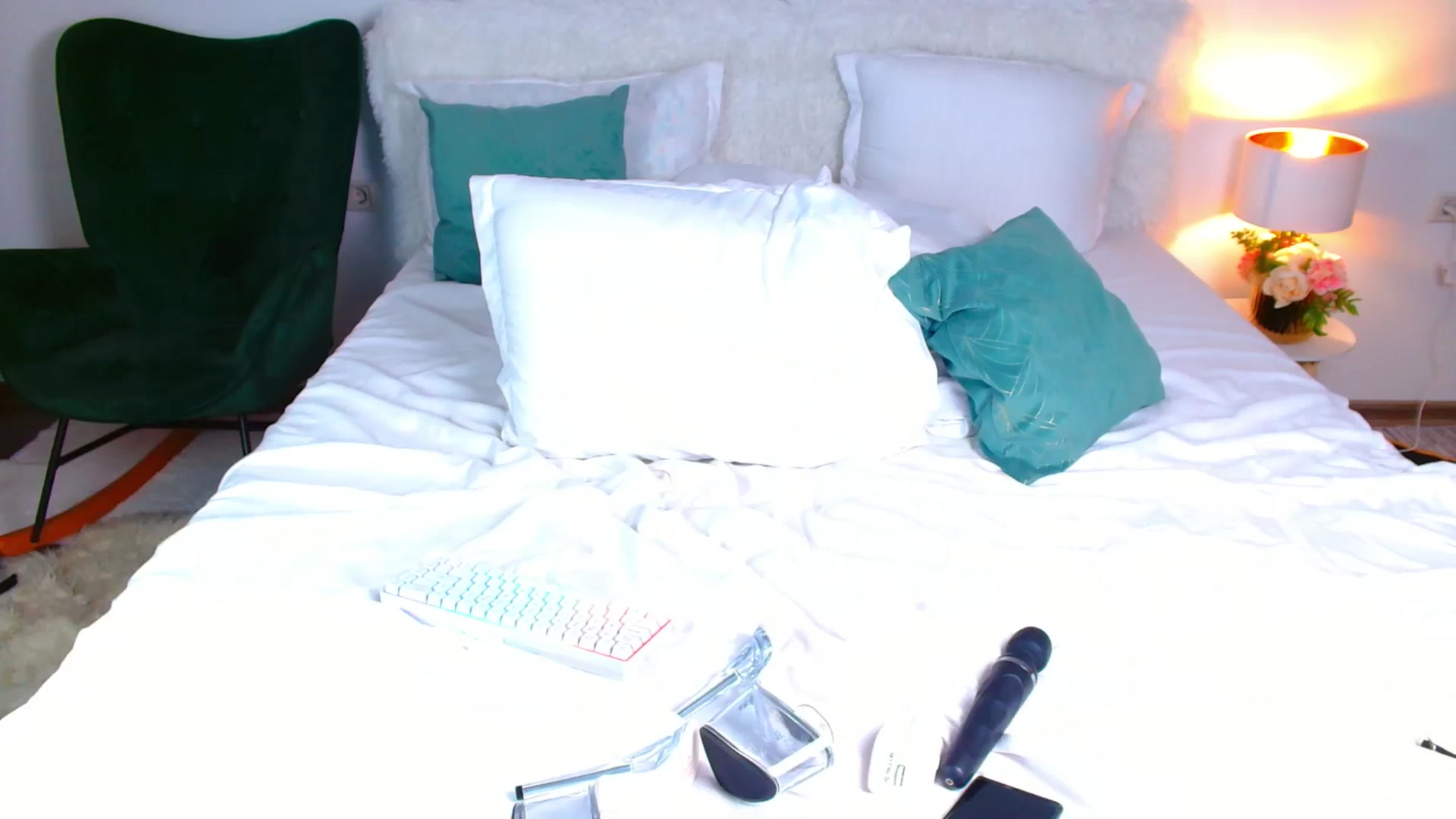 Gallery image thumbnail from Candy1's myfreecams stream on, 09/27/2024, 23:07 image 10 of 20