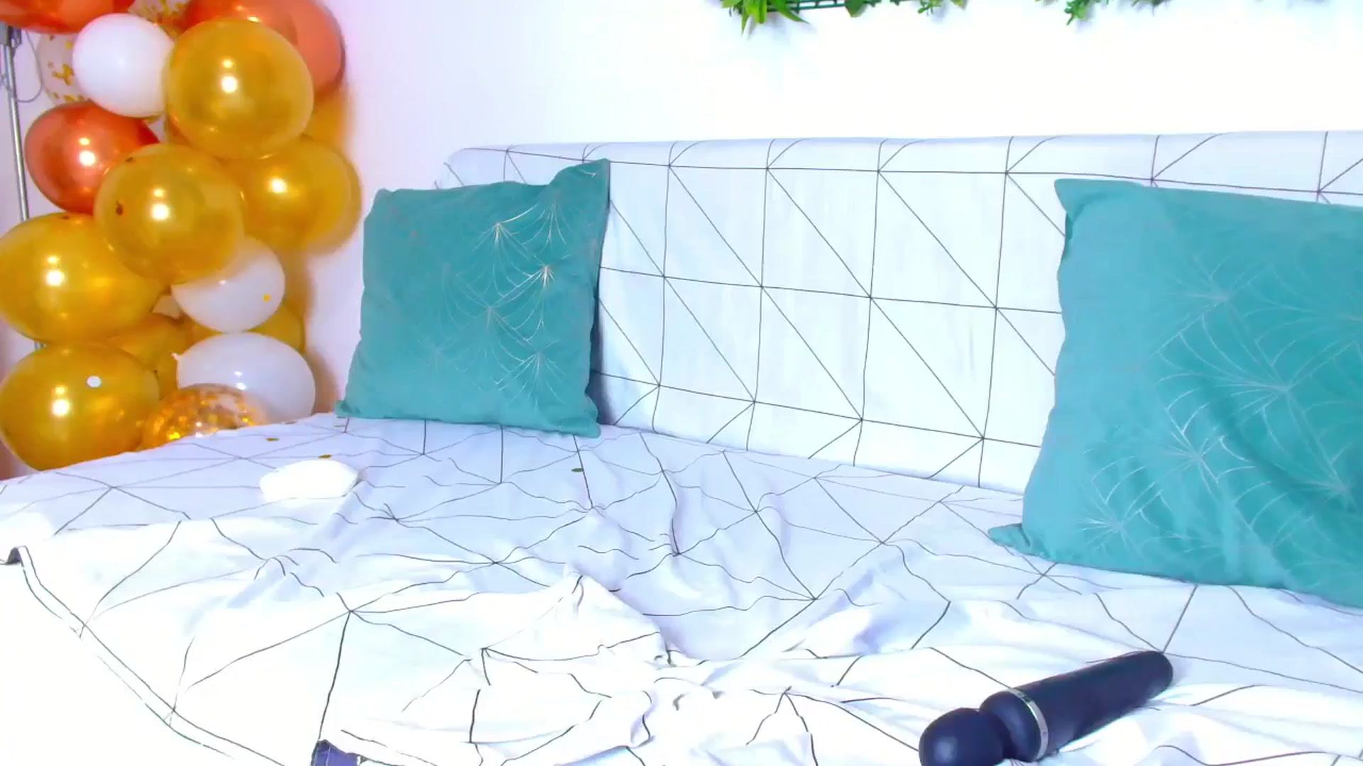 Gallery image thumbnail from Candy1's myfreecams stream on, 10/08/2024, 04:58 image 5 of 20