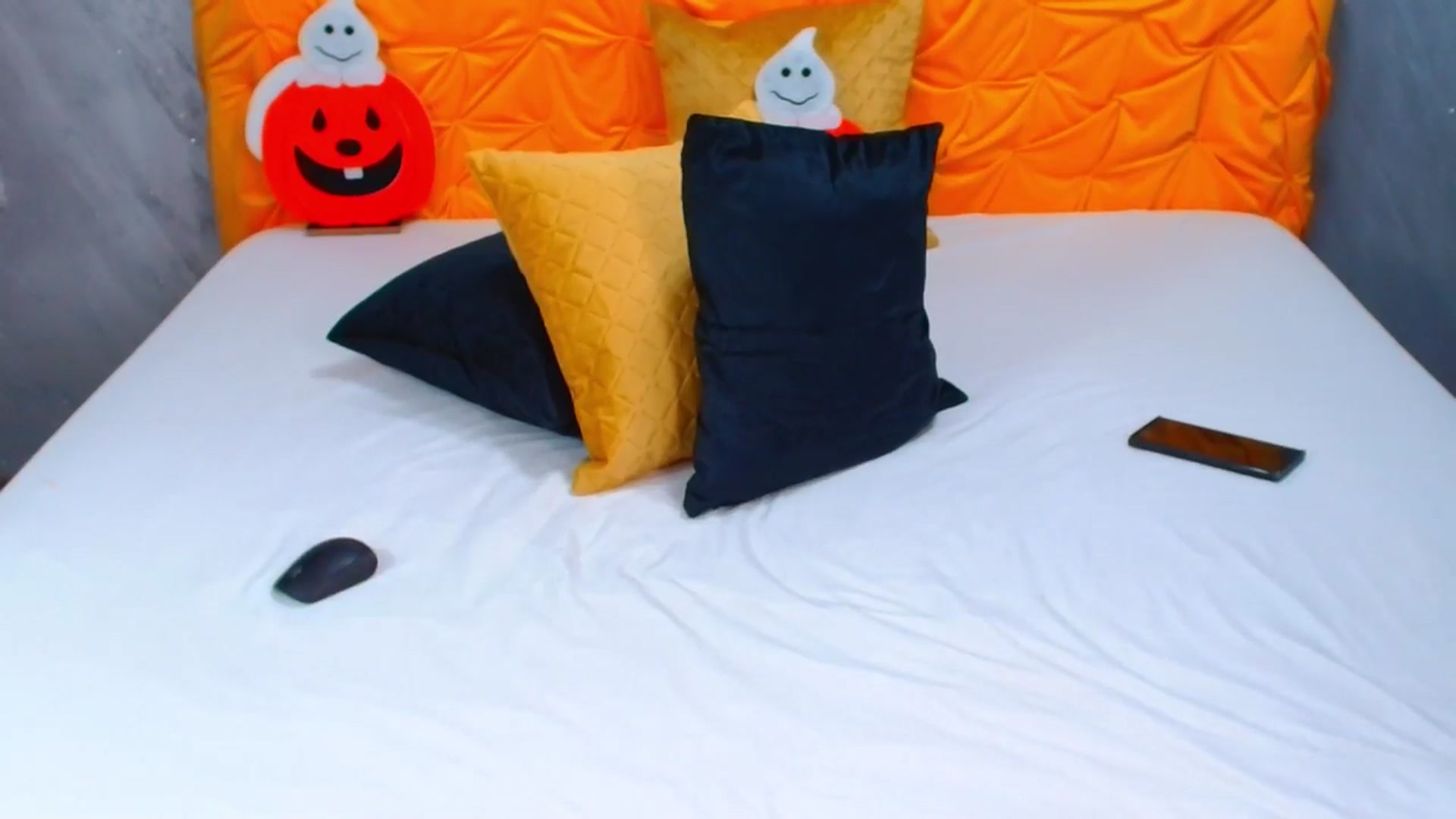 Gallery image thumbnail from Candy1's myfreecams stream on, 10/30/2024, 21:18 image 2 of 20
