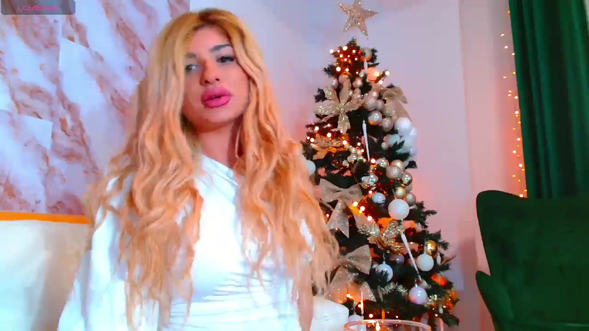 Gallery image thumbnail from Candy1's myfreecams stream on, 12/26/2024, 20:31 image 16 of 20