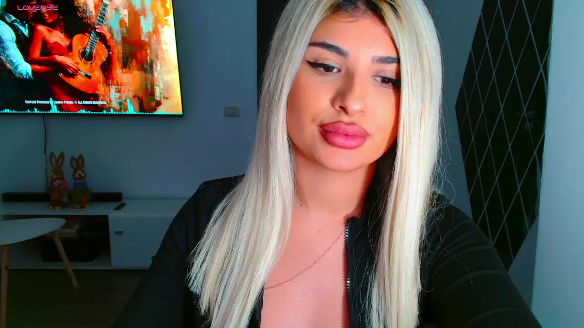 Gallery image thumbnail from Candy1's myfreecams stream on, 03/25/2025, 20:24 image 11 of 20