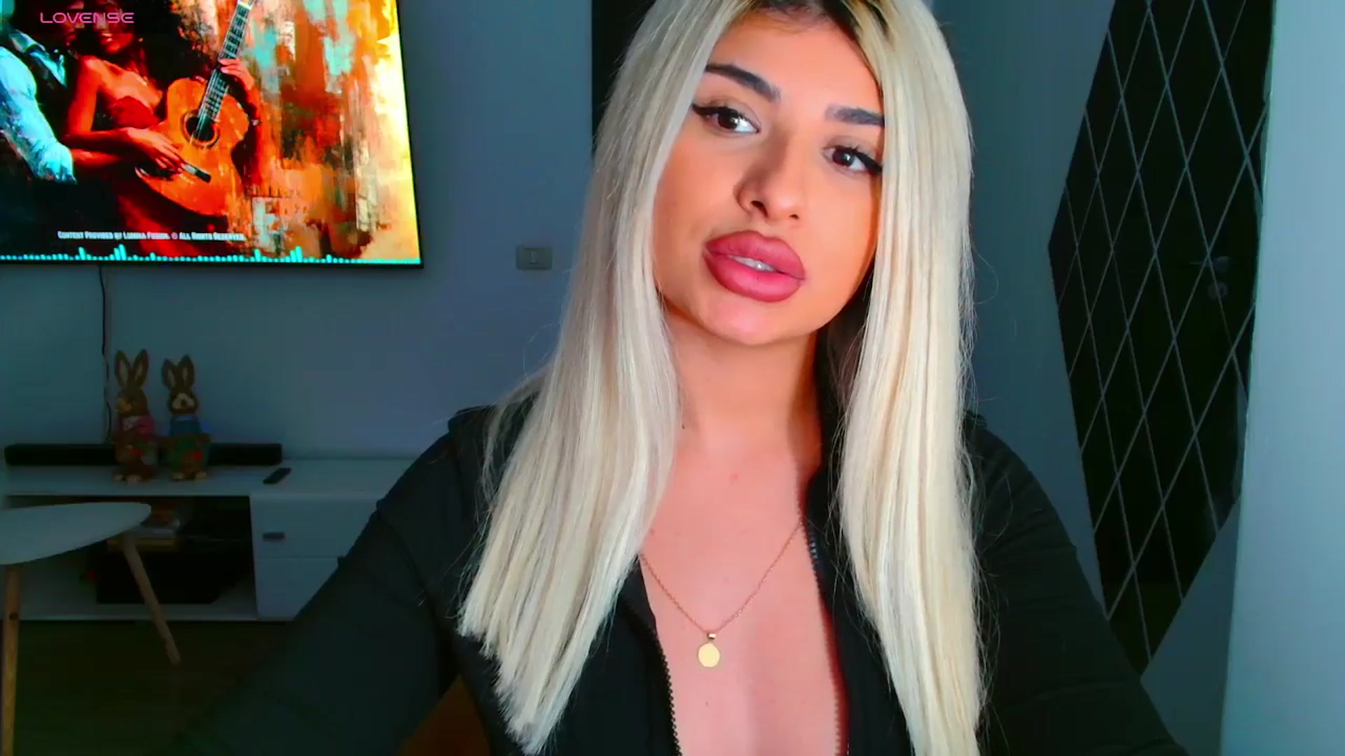 Gallery image thumbnail from Candy1's myfreecams stream on, 03/25/2025, 20:24 image 5 of 20