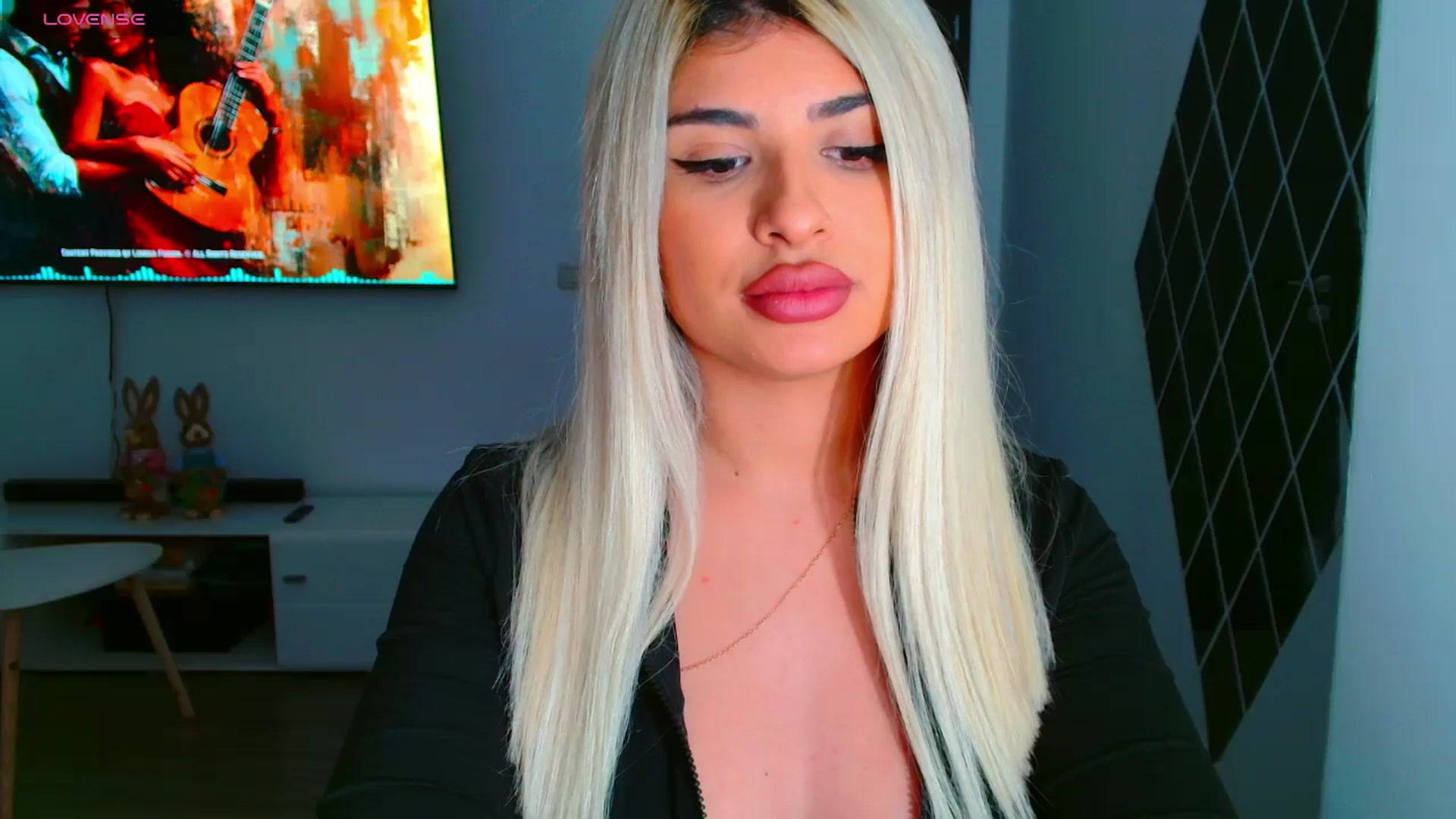 Gallery image thumbnail from Candy1's myfreecams stream on, 03/25/2025, 20:24 image 10 of 20