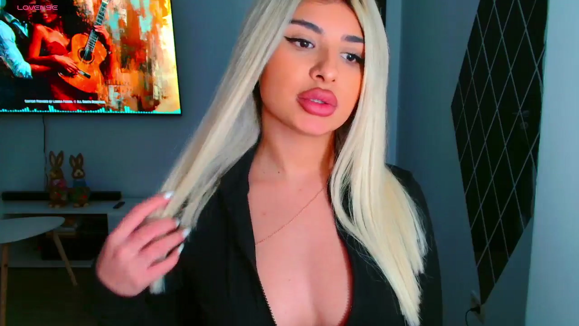 Gallery image thumbnail from Candy1's myfreecams stream on, 03/25/2025, 20:24 image 13 of 20