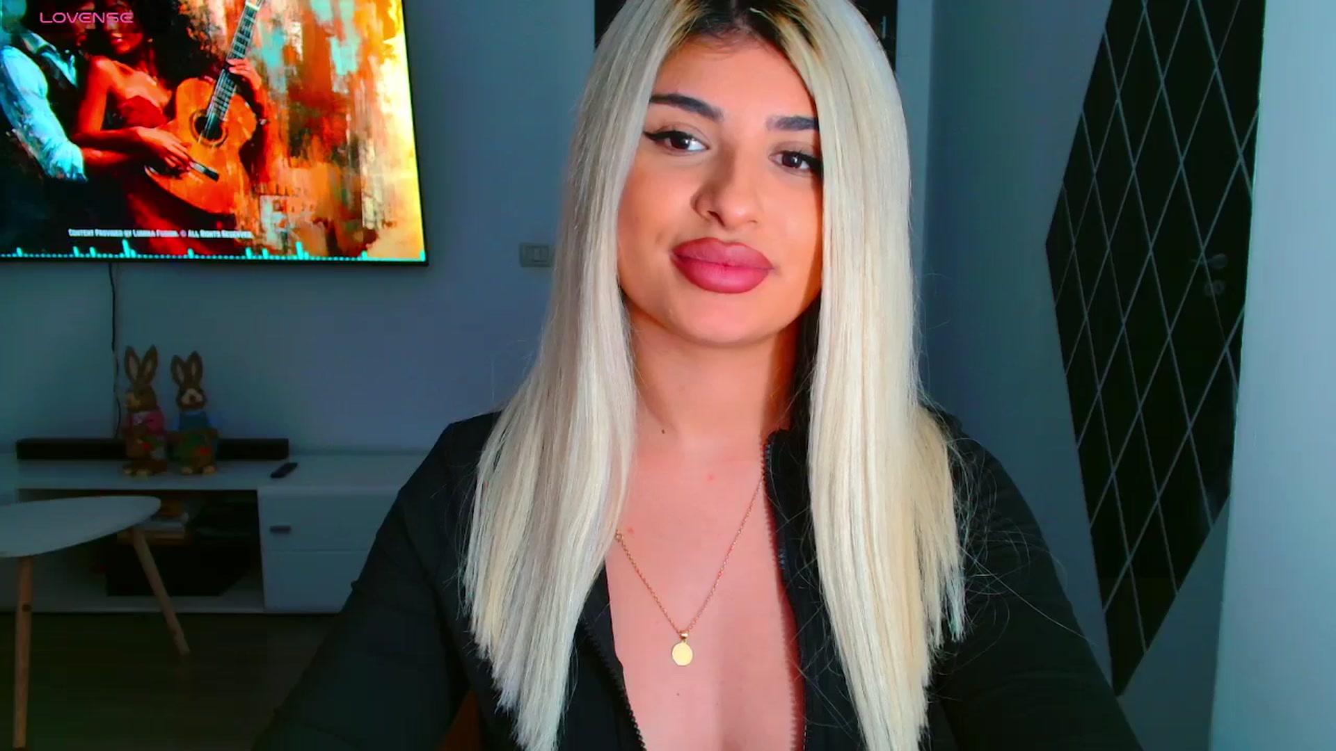 Gallery image thumbnail from Candy1's myfreecams stream on, 03/25/2025, 20:24 image 14 of 20