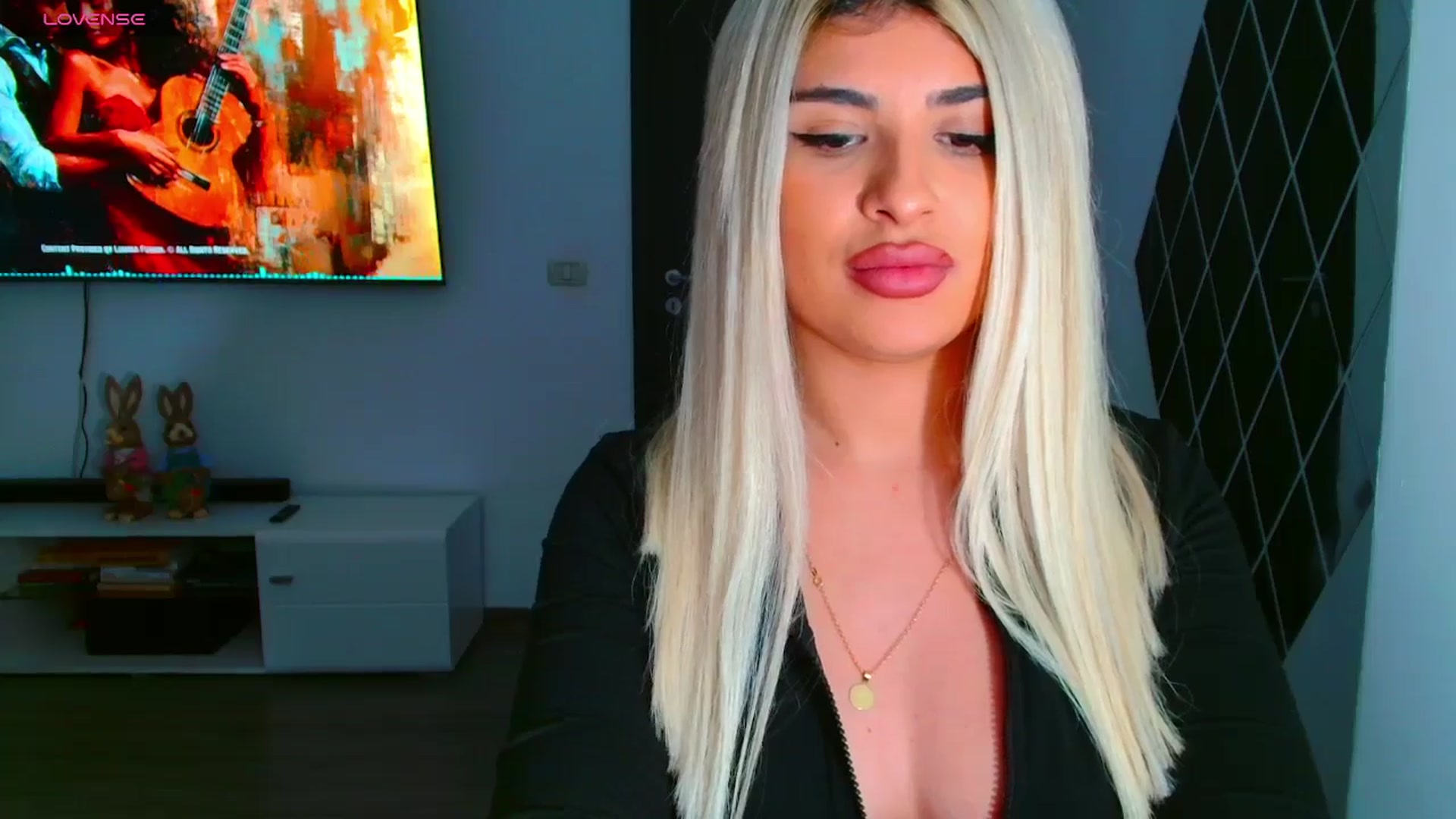 Gallery image thumbnail from Candy1's myfreecams stream on, 03/25/2025, 21:01 image 10 of 20