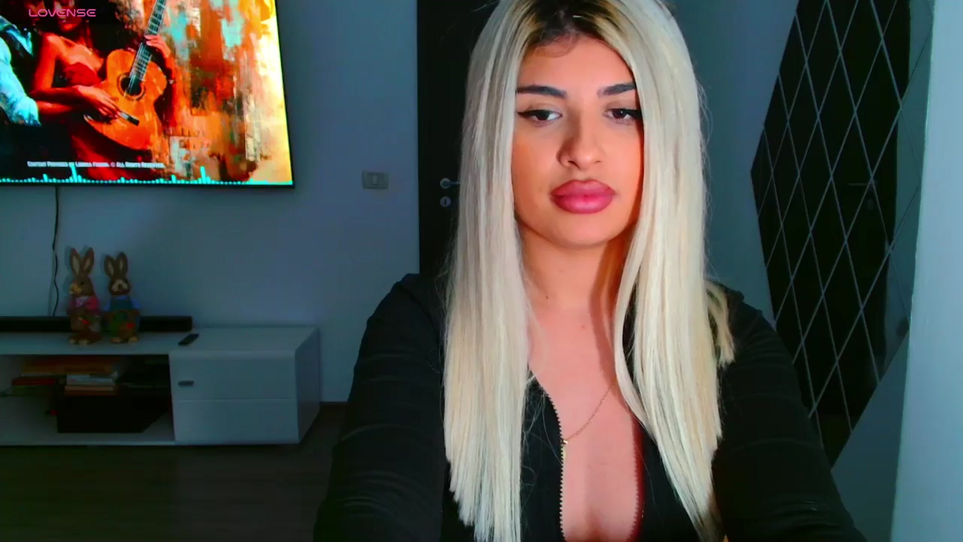 Gallery image thumbnail from Candy1's myfreecams stream on, 03/25/2025, 21:01 image 18 of 20