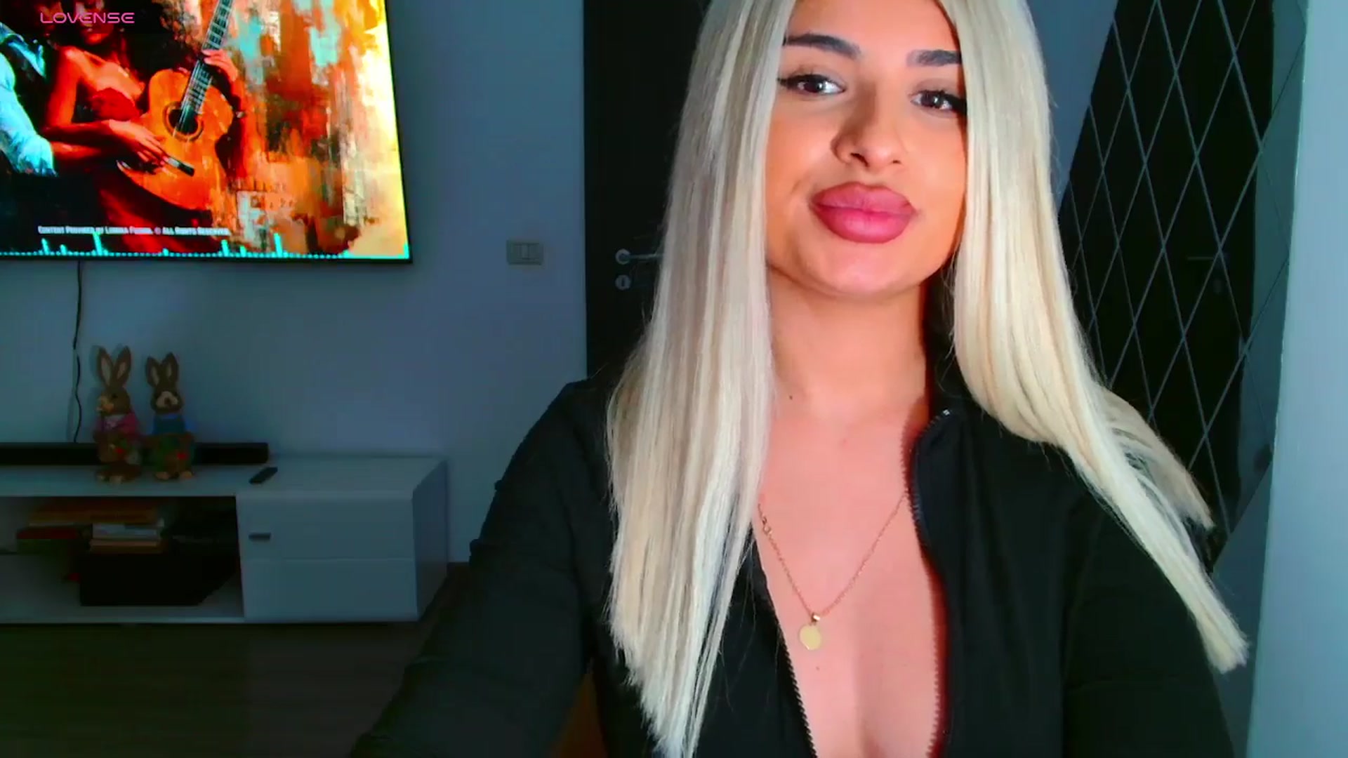 Gallery image thumbnail from Candy1's myfreecams stream on, 03/25/2025, 21:01 image 11 of 20