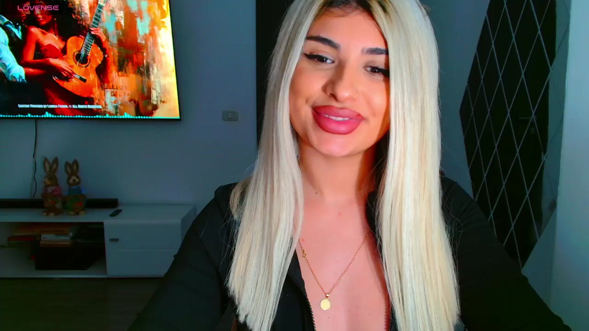 Gallery image thumbnail from Candy1's myfreecams stream on, 03/25/2025, 21:01 image 1 of 20