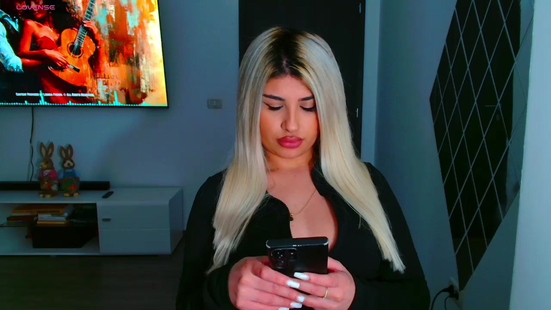 Gallery image thumbnail from Candy1's myfreecams stream on, 03/25/2025, 21:01 image 20 of 20