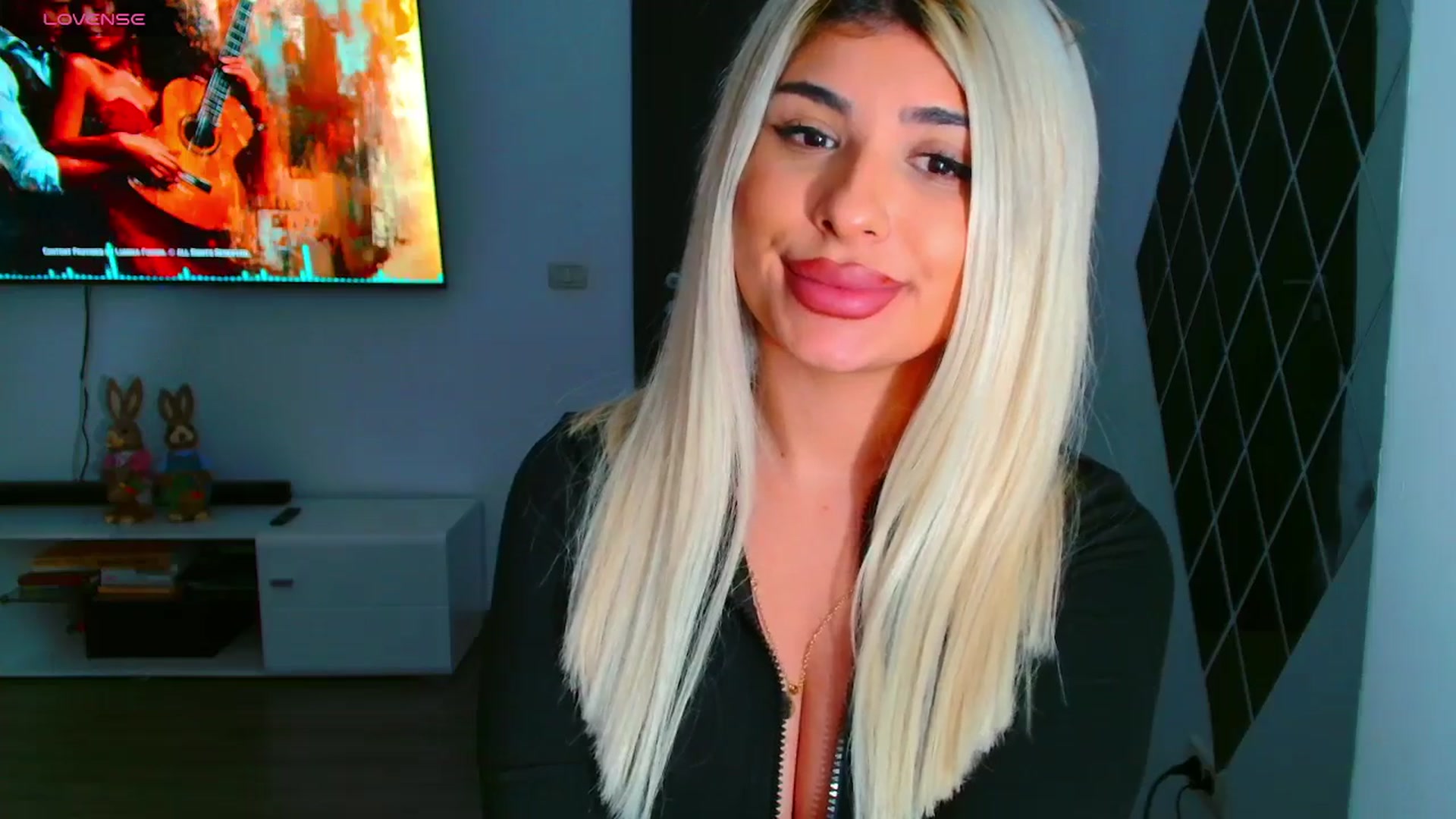 Gallery image thumbnail from Candy1's myfreecams stream on, 03/25/2025, 21:01 image 5 of 20