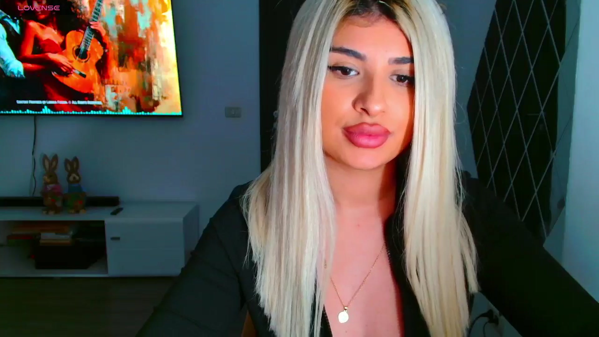 Gallery image thumbnail from Candy1's myfreecams stream on, 03/25/2025, 21:01 image 14 of 20
