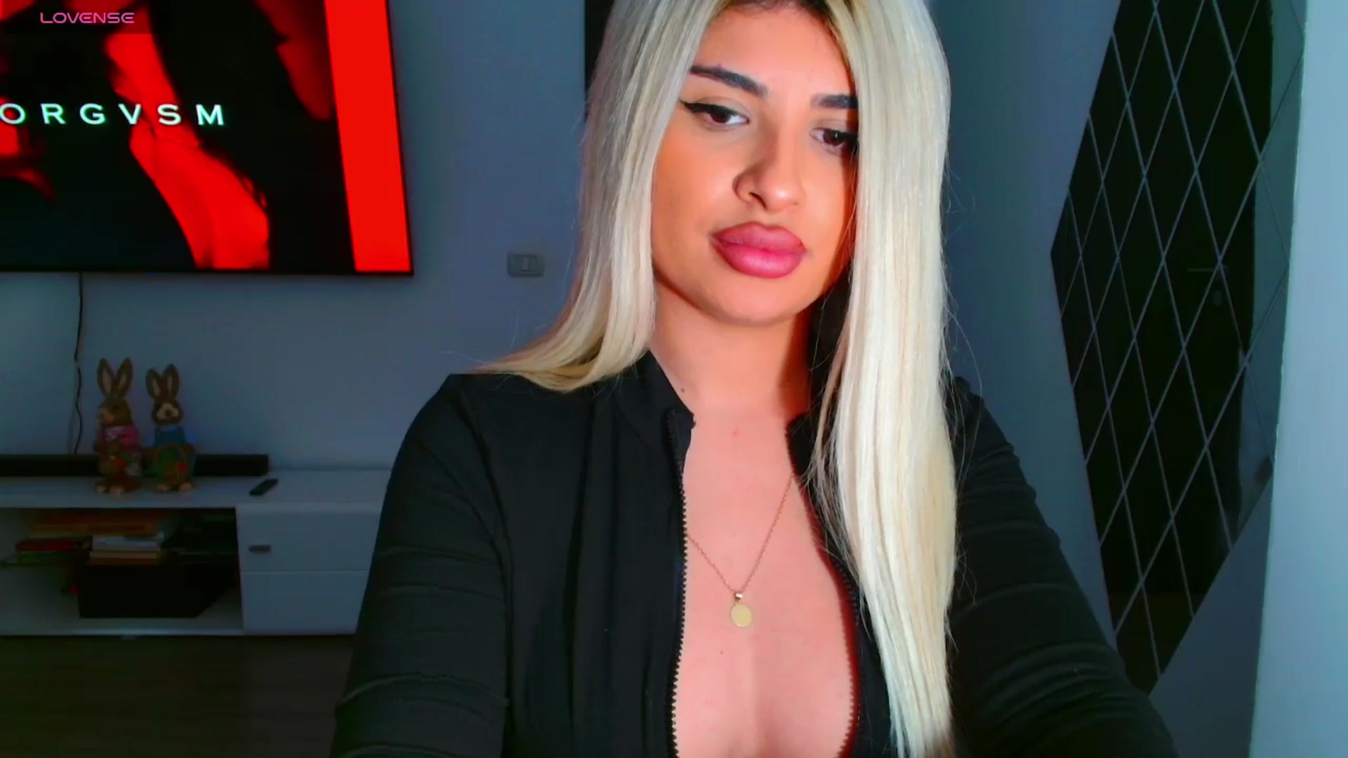 Gallery image thumbnail from Candy1's myfreecams stream on, 03/25/2025, 21:34 image 10 of 20
