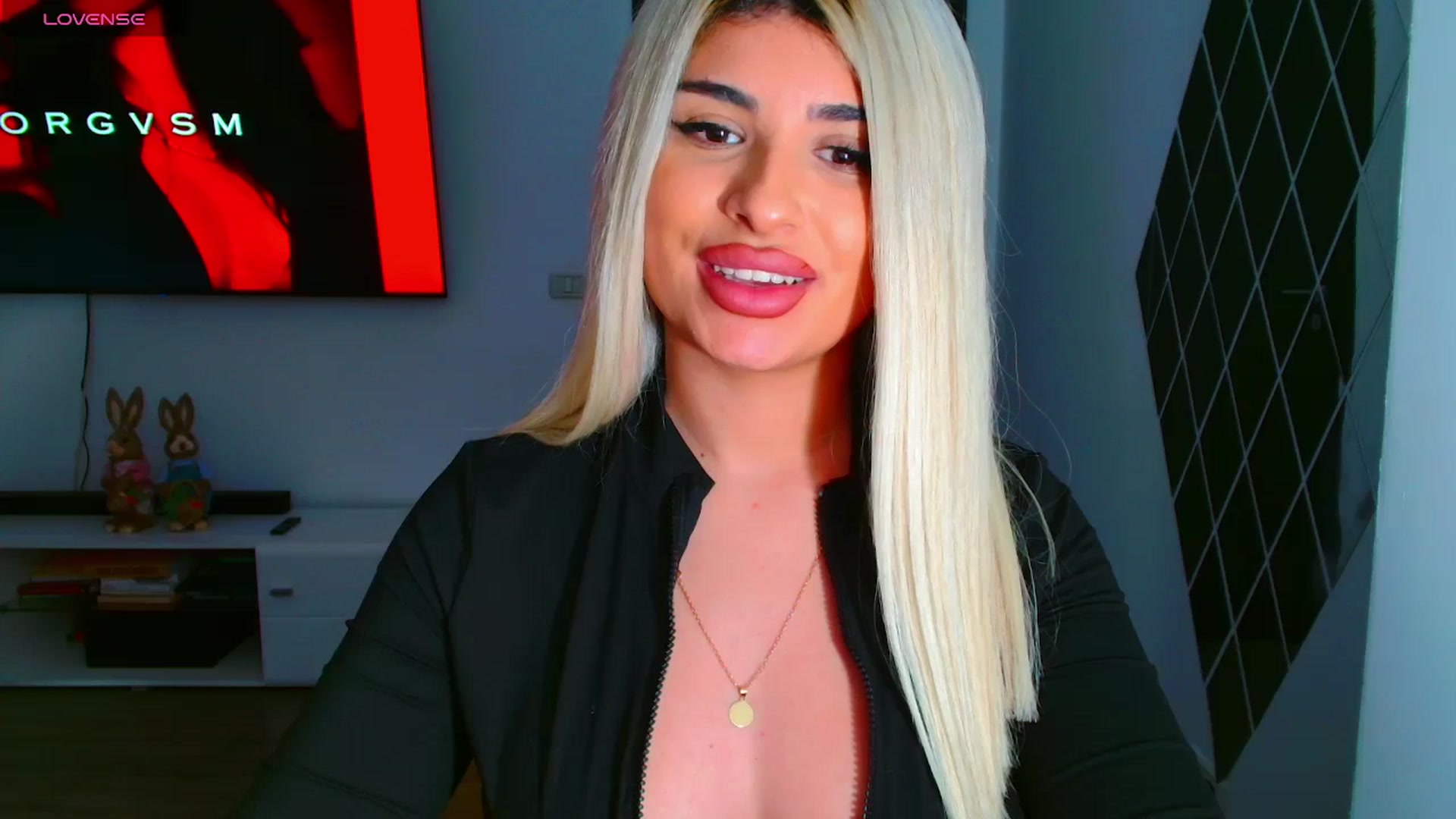 Gallery image thumbnail from Candy1's myfreecams stream on, 03/25/2025, 21:34 image 12 of 20
