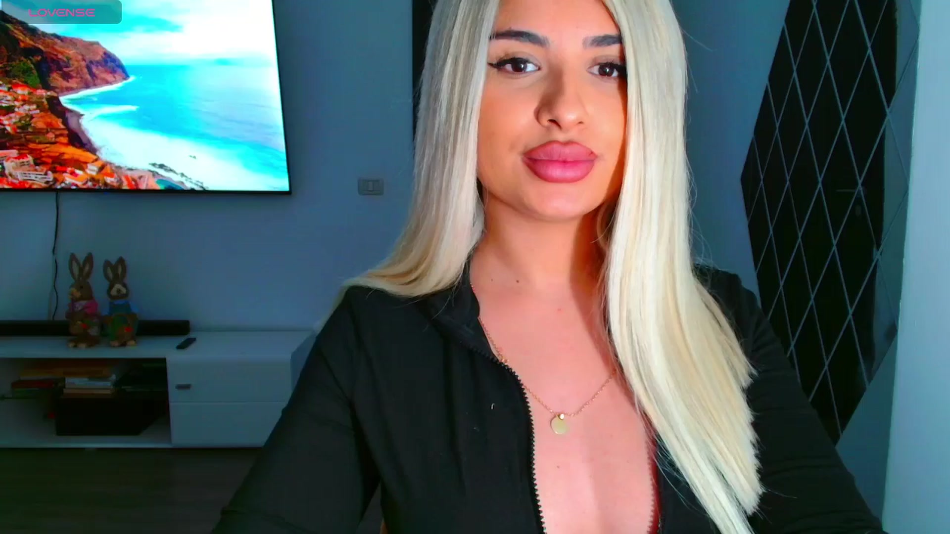 Gallery image thumbnail from Candy1's myfreecams stream on, 03/25/2025, 21:34 image 1 of 20