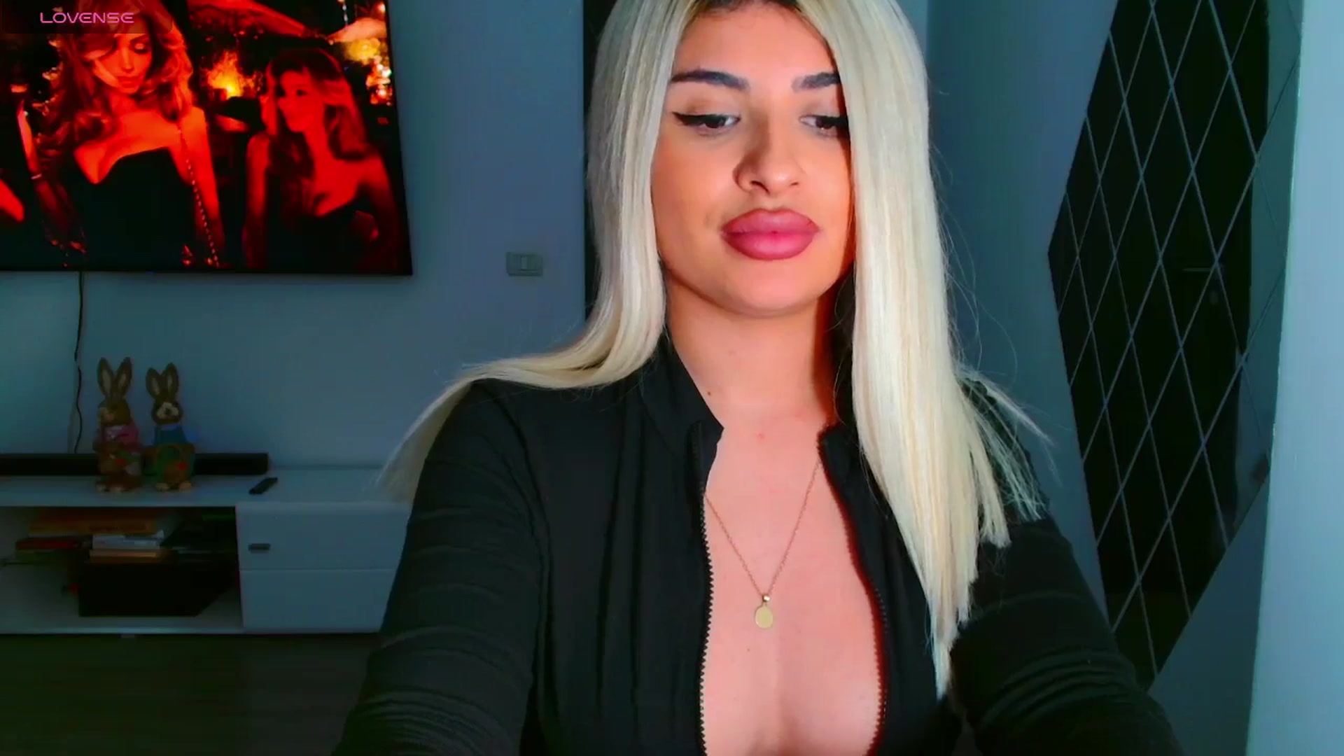 Gallery image thumbnail from Candy1's myfreecams stream on, 03/25/2025, 21:34 image 8 of 20