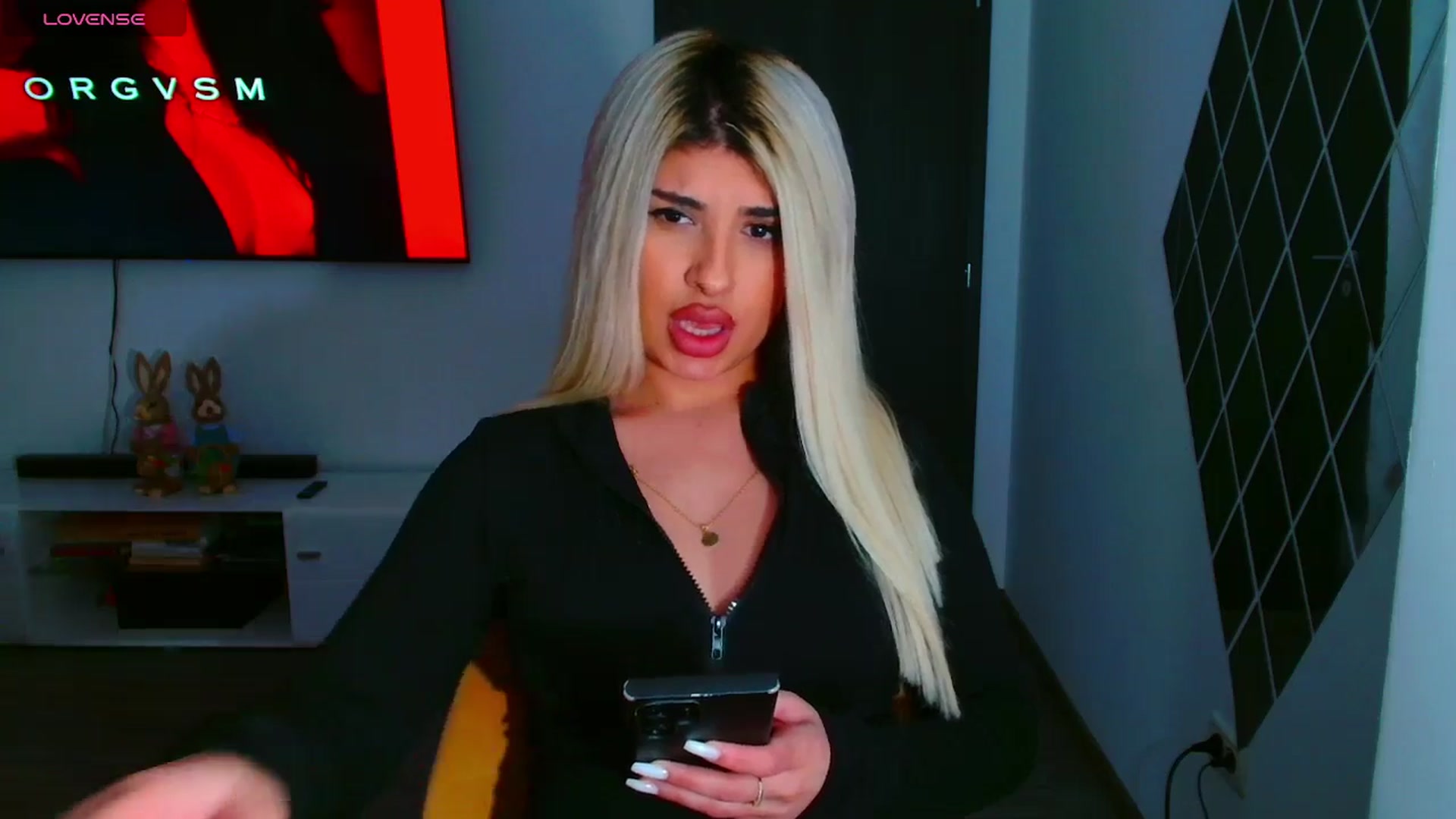 Gallery image thumbnail from Candy1's myfreecams stream on, 03/25/2025, 22:31 image 3 of 20