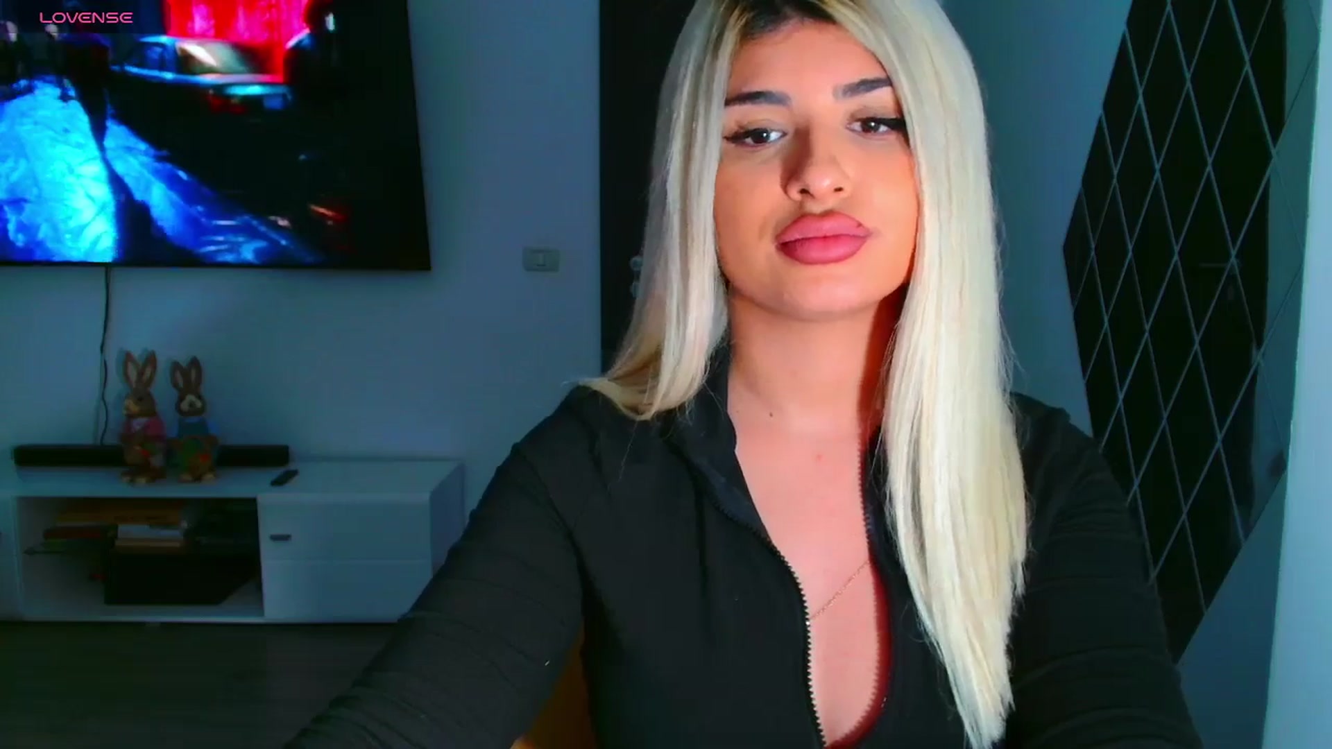 Gallery image thumbnail from Candy1's myfreecams stream on, 03/25/2025, 22:31 image 15 of 20