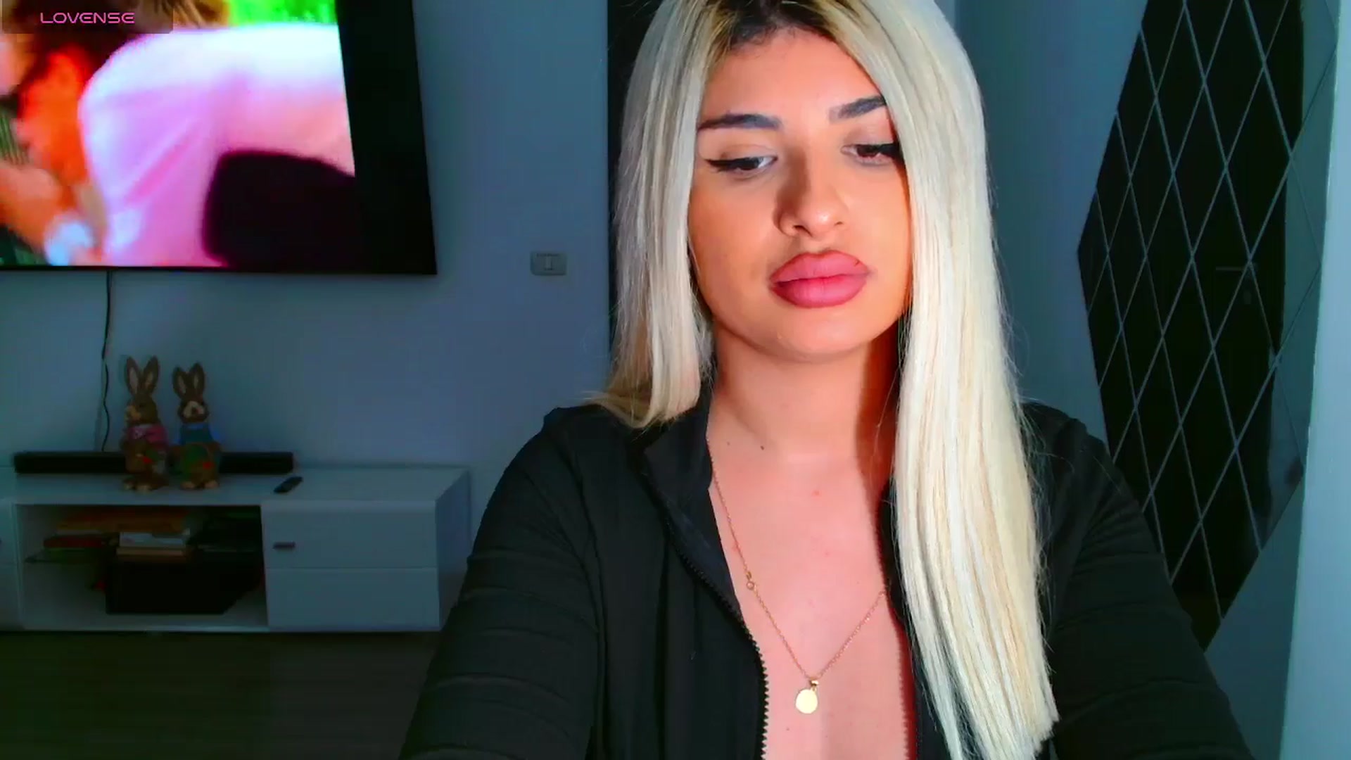 Gallery image thumbnail from Candy1's myfreecams stream on, 03/25/2025, 22:31 image 9 of 20
