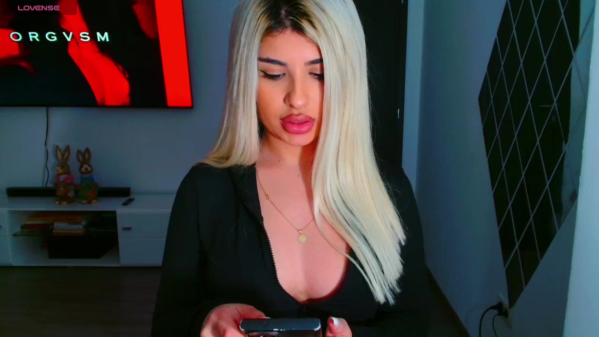 Gallery image thumbnail from Candy1's myfreecams stream on, 03/25/2025, 22:31 image 2 of 20