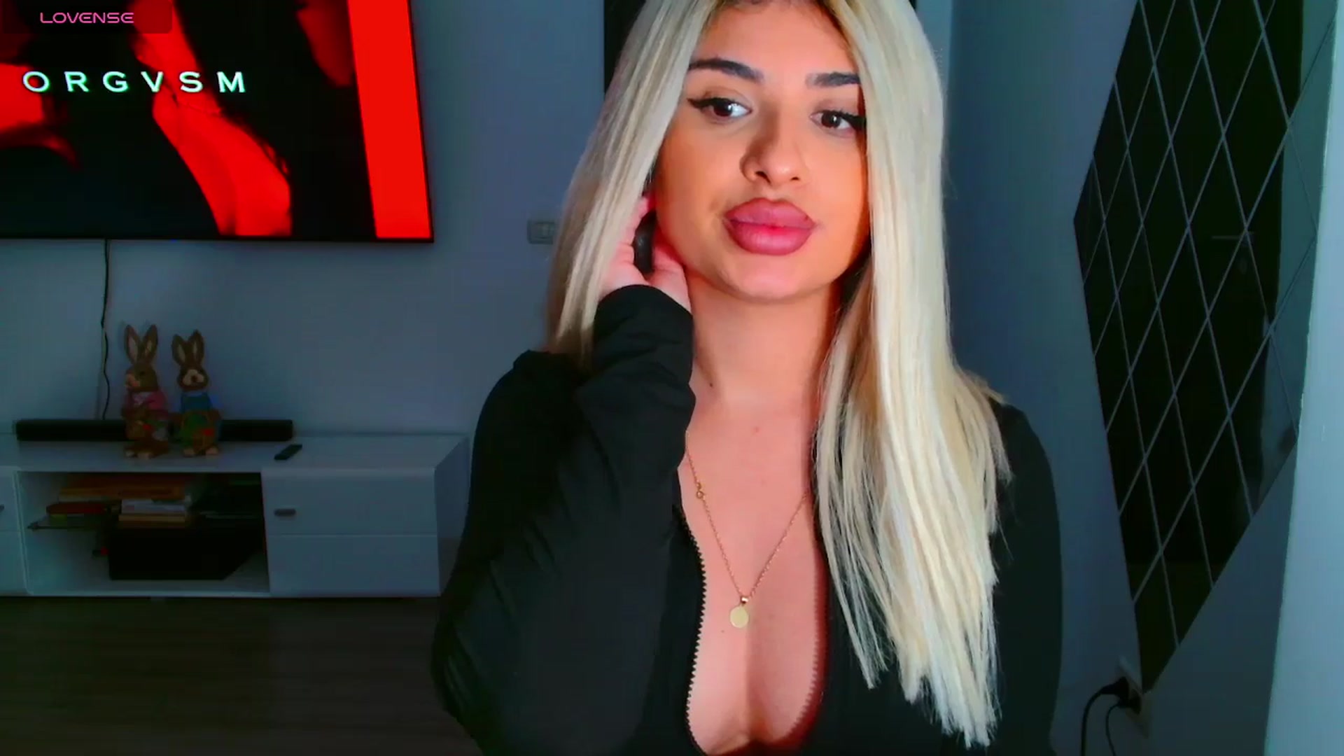 Gallery image thumbnail from Candy1's myfreecams stream on, 03/25/2025, 22:31 image 7 of 20
