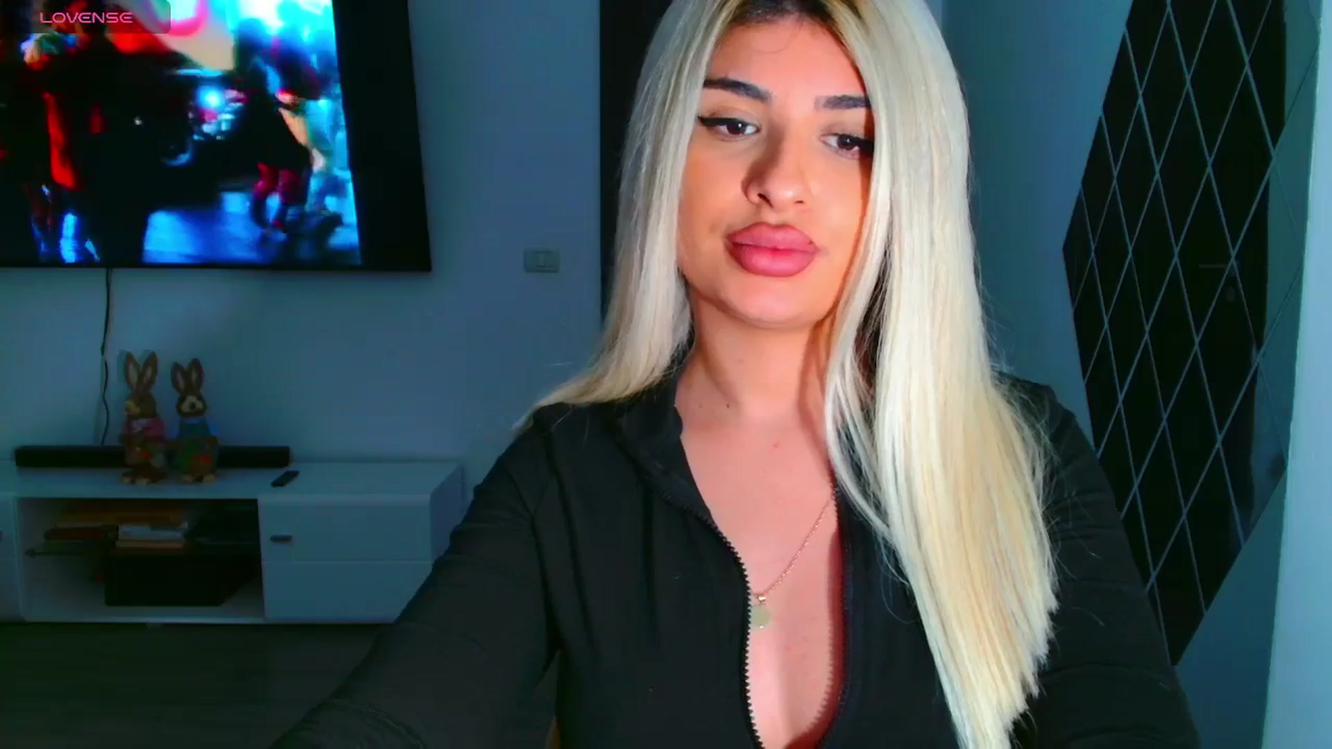 Gallery image thumbnail from Candy1's myfreecams stream on, 03/25/2025, 22:59 image 11 of 20