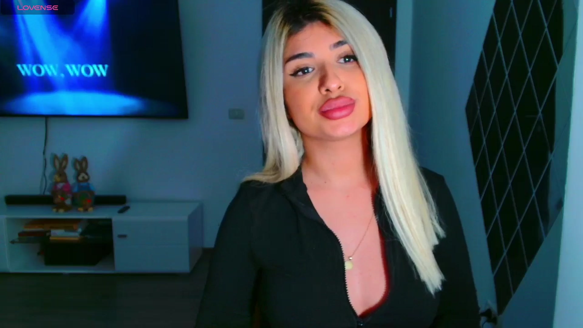 Gallery image thumbnail from Candy1's myfreecams stream on, 03/25/2025, 22:59 image 7 of 20