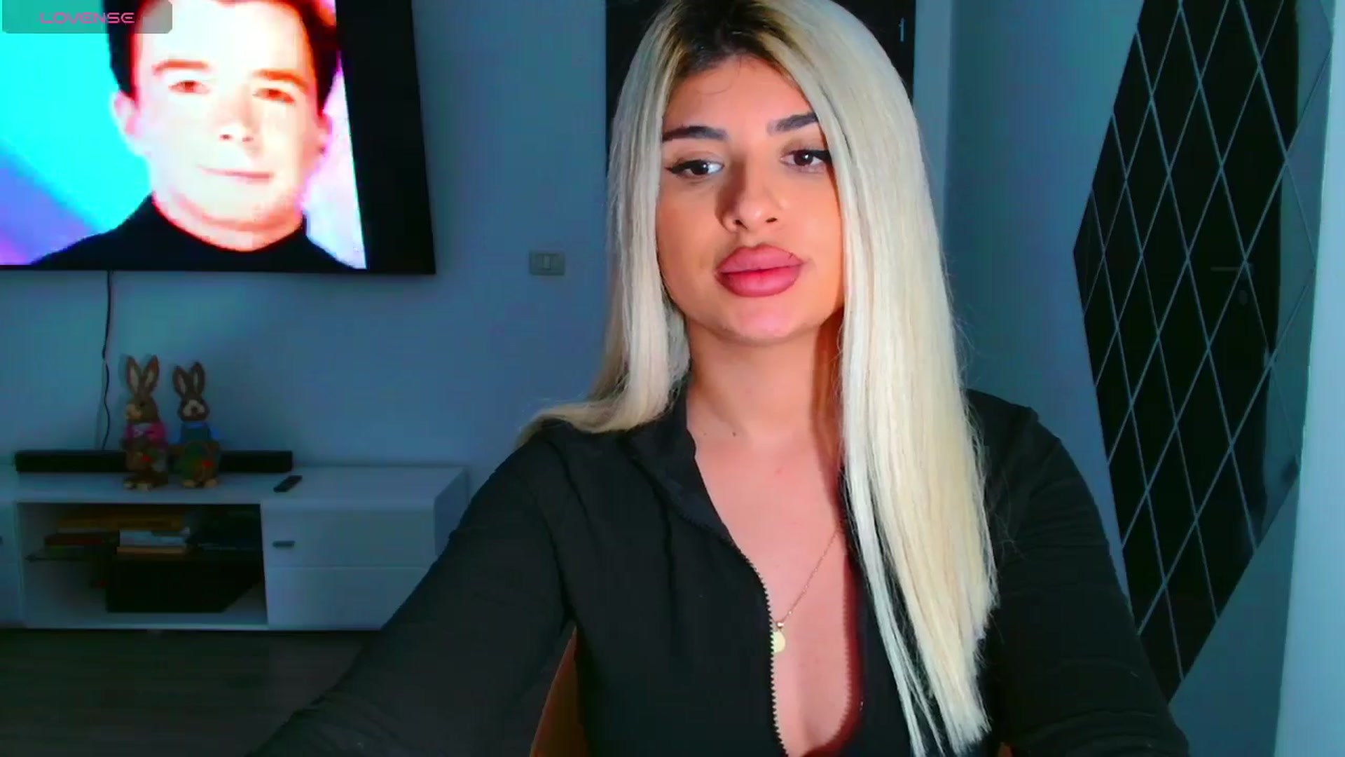 Gallery image thumbnail from Candy1's myfreecams stream on, 03/25/2025, 22:59 image 8 of 20