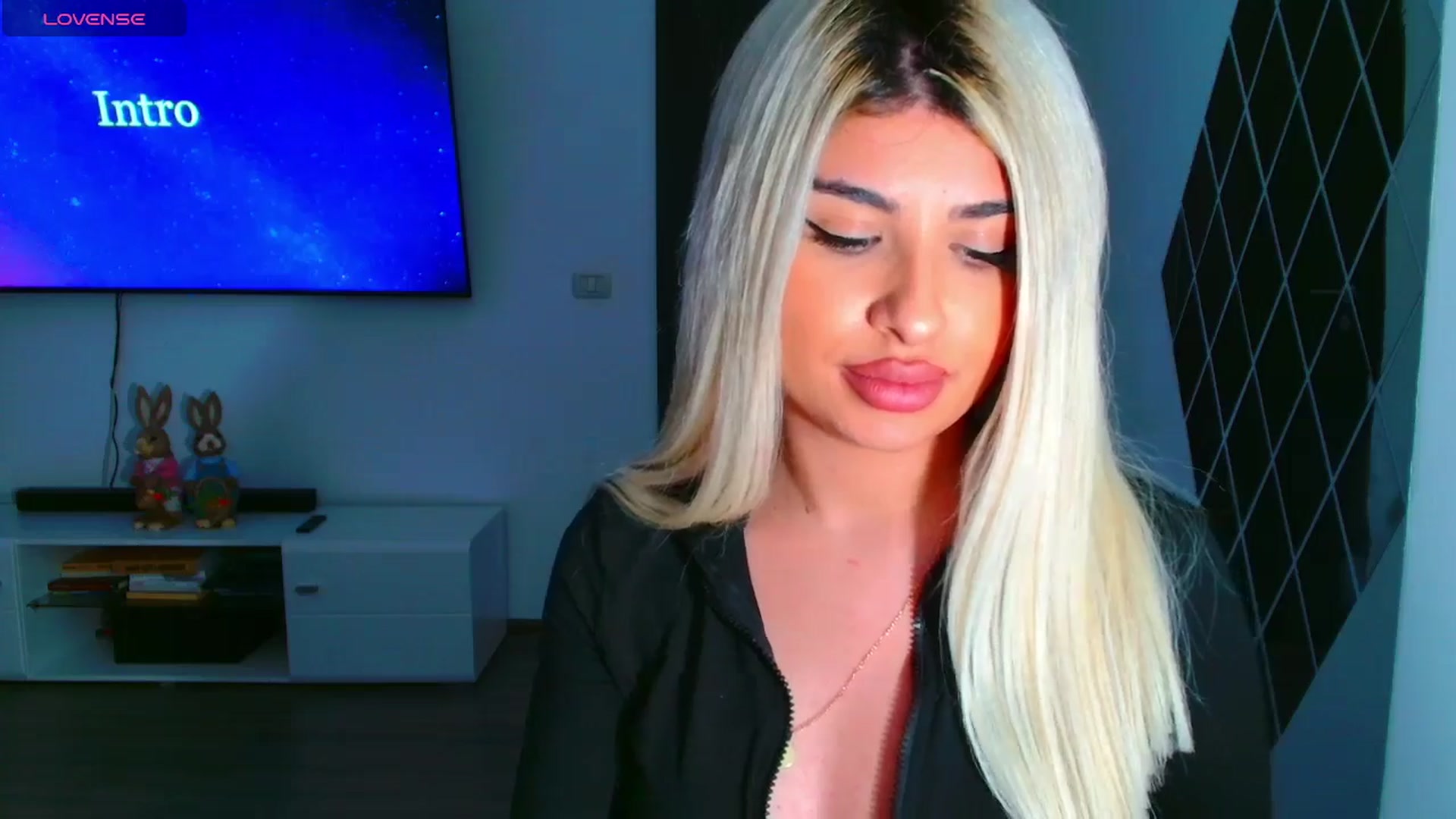 Gallery image thumbnail from Candy1's myfreecams stream on, 03/25/2025, 22:59 image 4 of 20