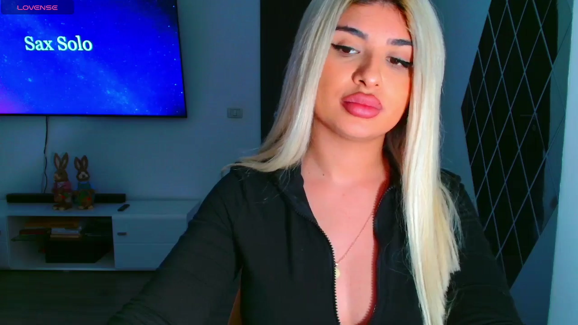 Gallery image thumbnail from Candy1's myfreecams stream on, 03/25/2025, 22:59 image 6 of 20