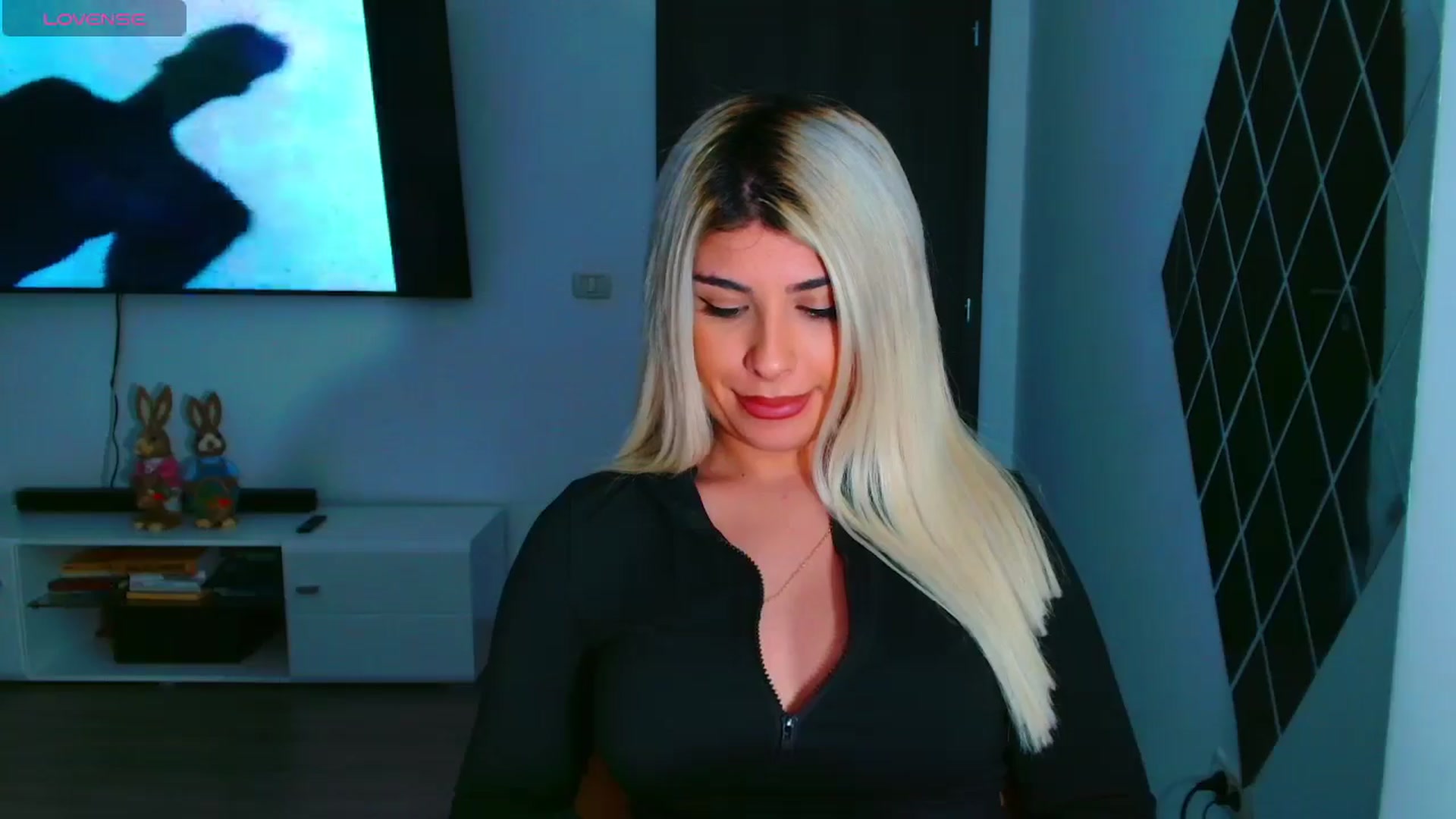 Gallery image thumbnail from Candy1's myfreecams stream on, 03/25/2025, 22:59 image 2 of 20