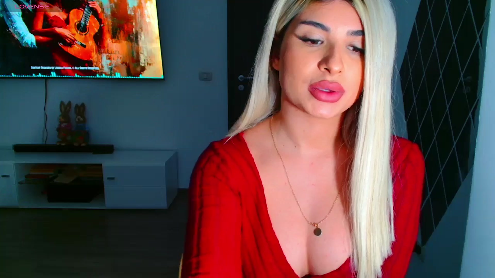 Gallery image thumbnail from Candy1's myfreecams stream on, 03/27/2025, 22:19 image 16 of 20